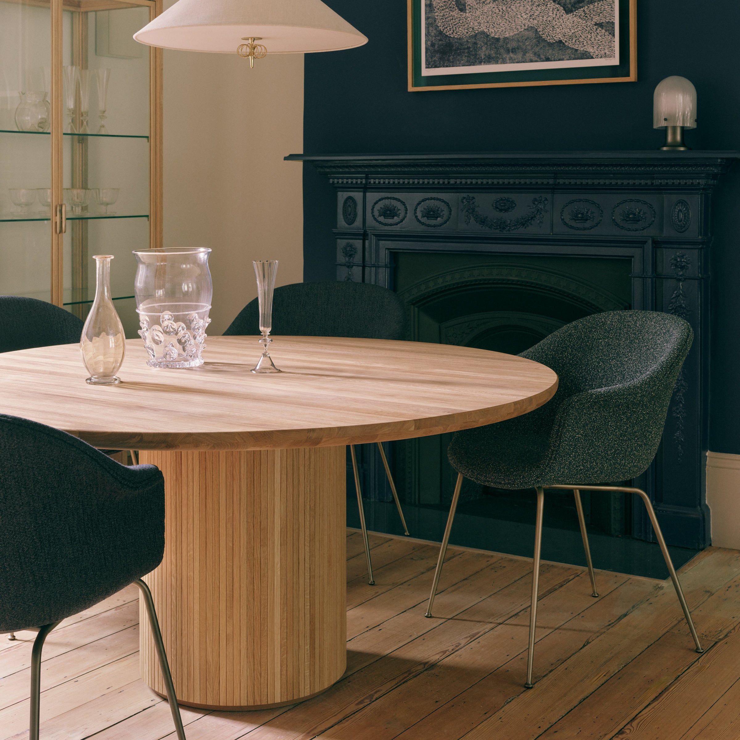 Moon Dining Table: Round