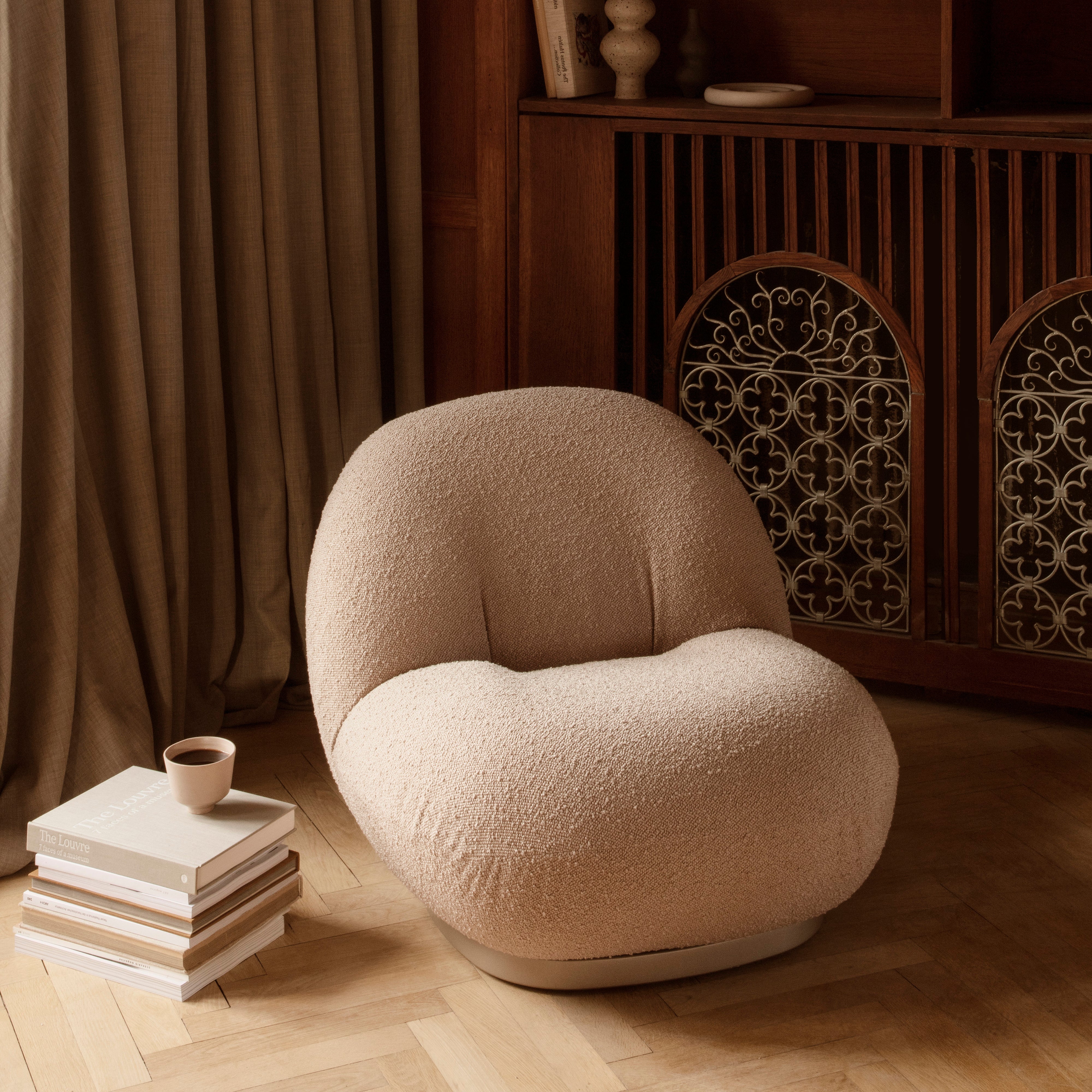 Pacha Lounge Chair: Swivel