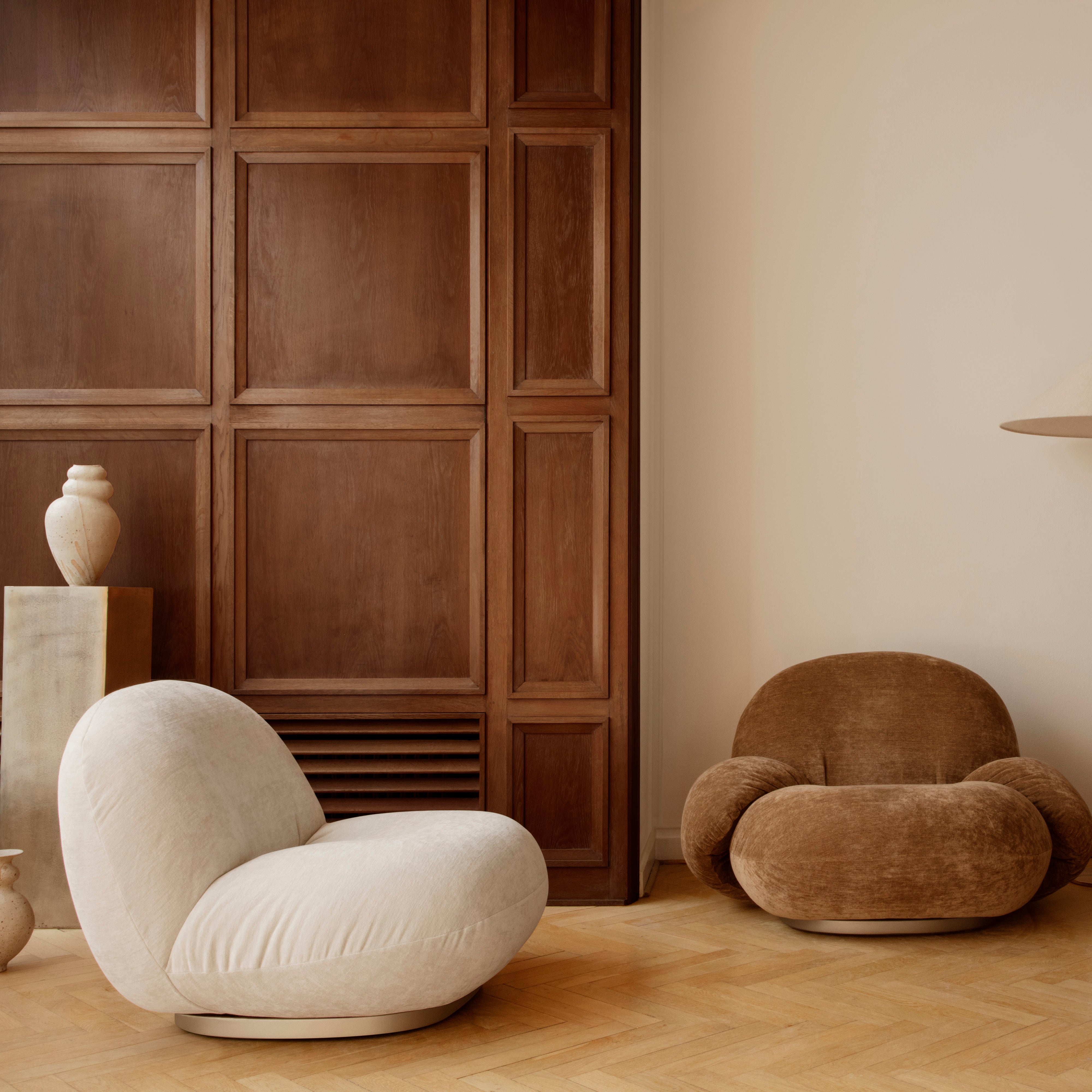 Pacha Lounge Chair: Swivel