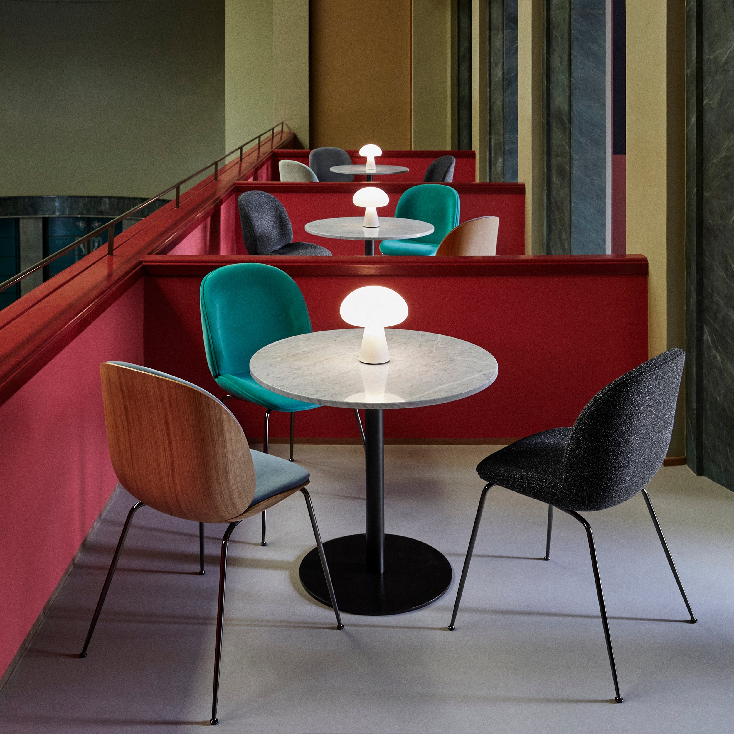 Obello Table Lamp: Outdoor