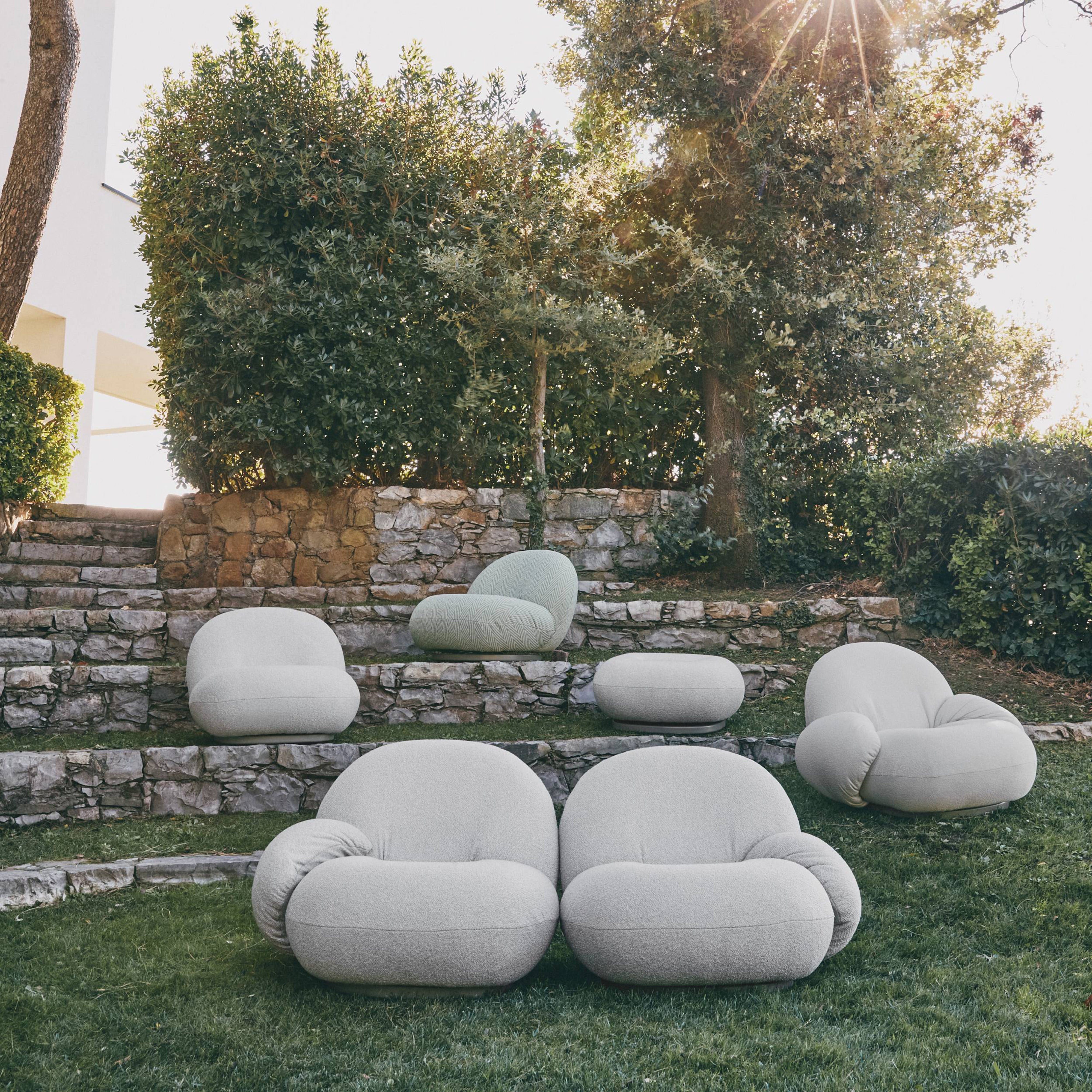 Pacha Sofa: Outdoor