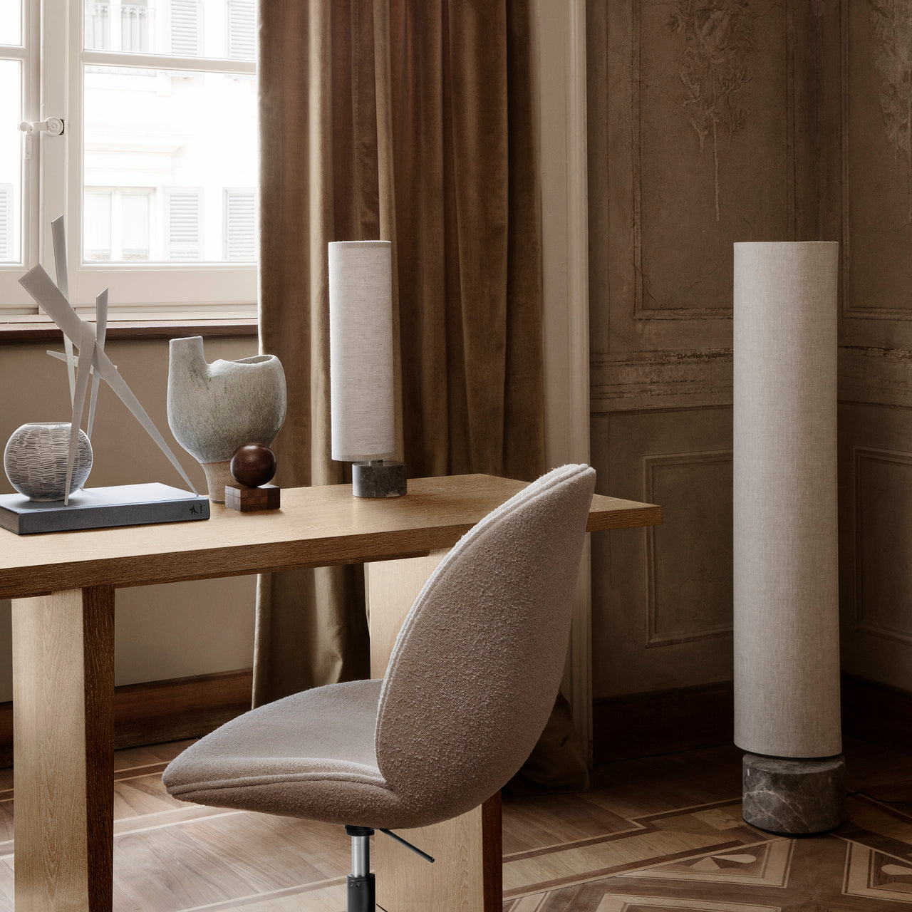 Beetle Adjustable Meeting Chair: 4-Star Base + Full Upholstered