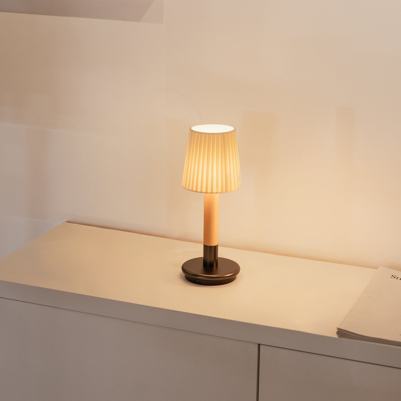 Básica Mínima Batería Portable Table Lamp
