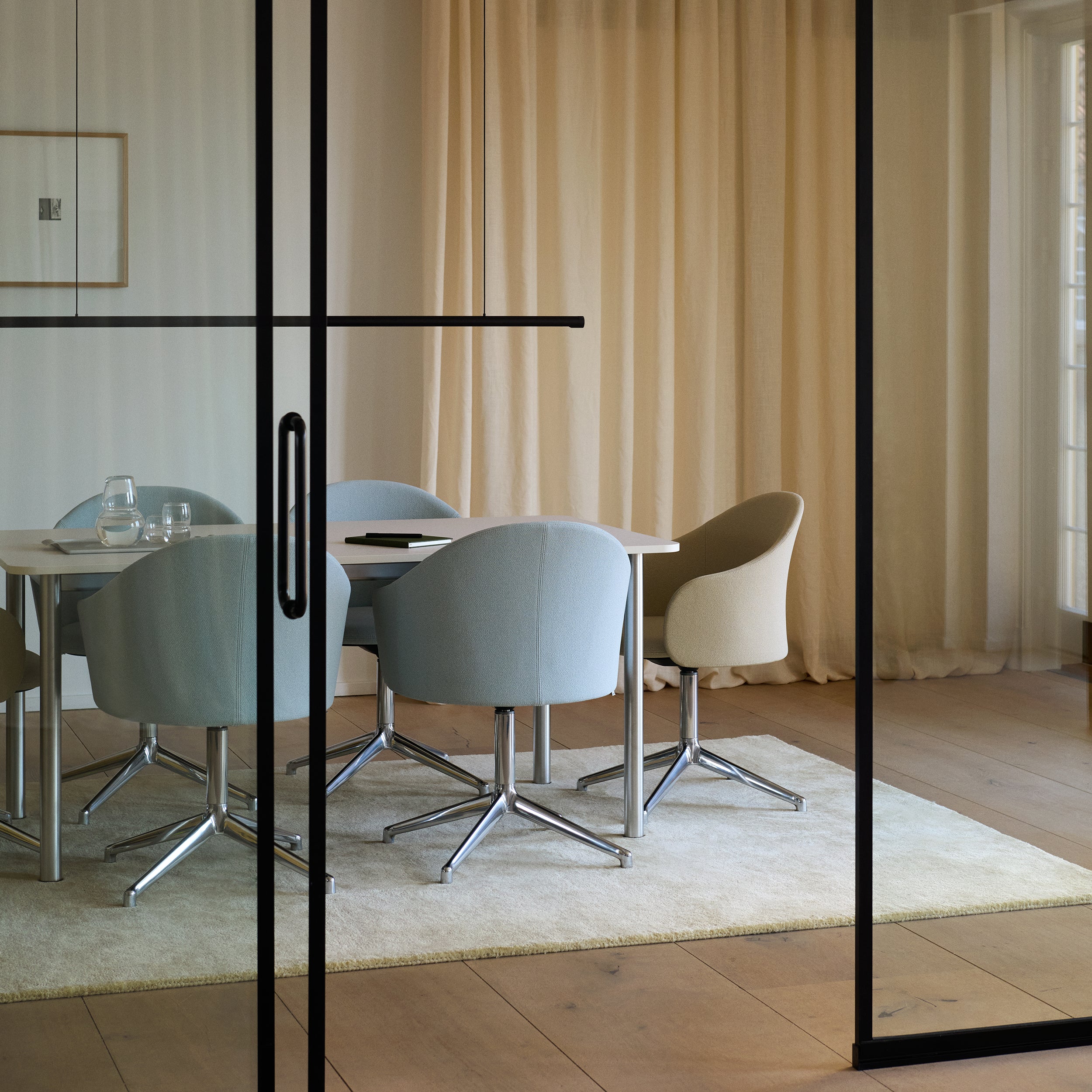 Gomo Armchair: 4 Point Swivel Base