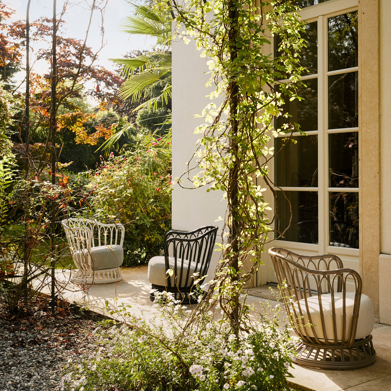 Grace Outdoor Lounge Chair: Fully Upholstered + LS