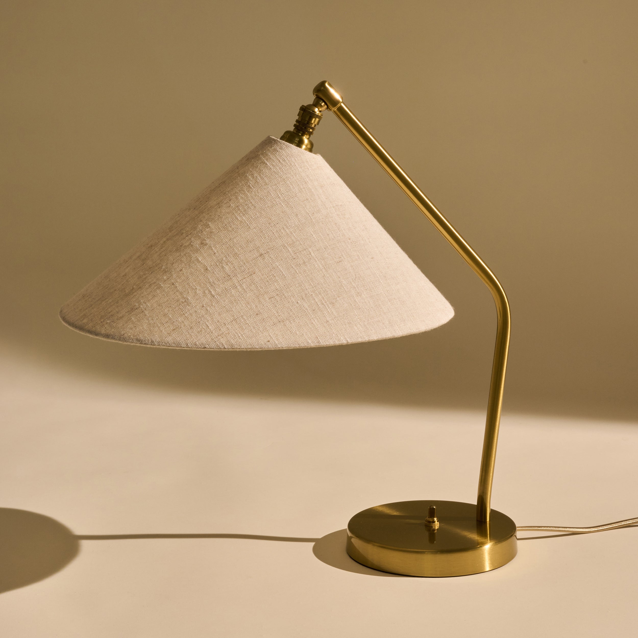 Gräshoppa Table Lamp: Fabric Shade + LS