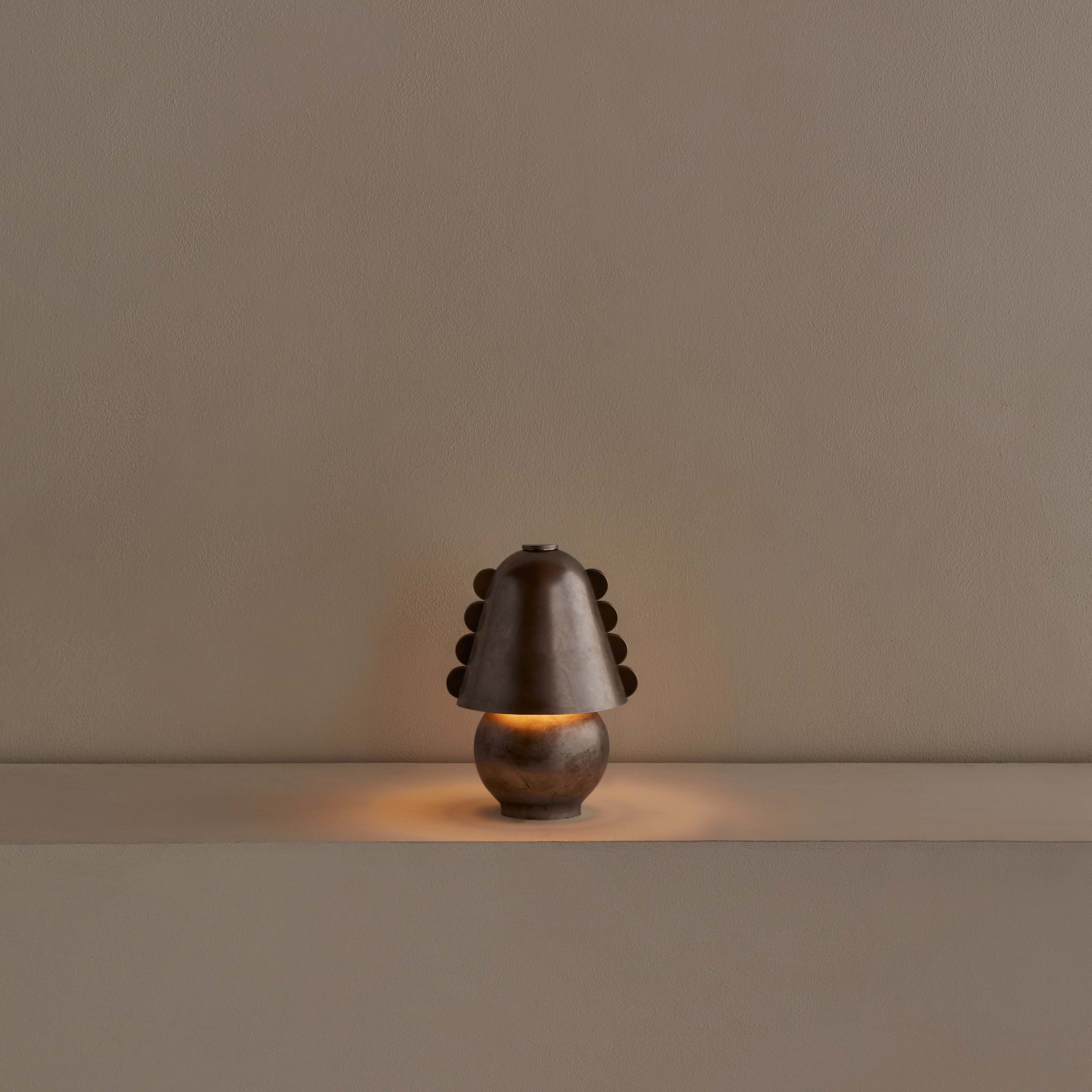 Calla Table Lamp: Small