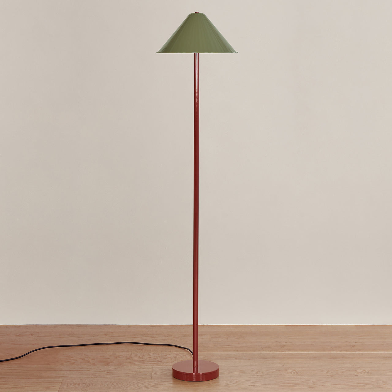 Eave Floor Lamp