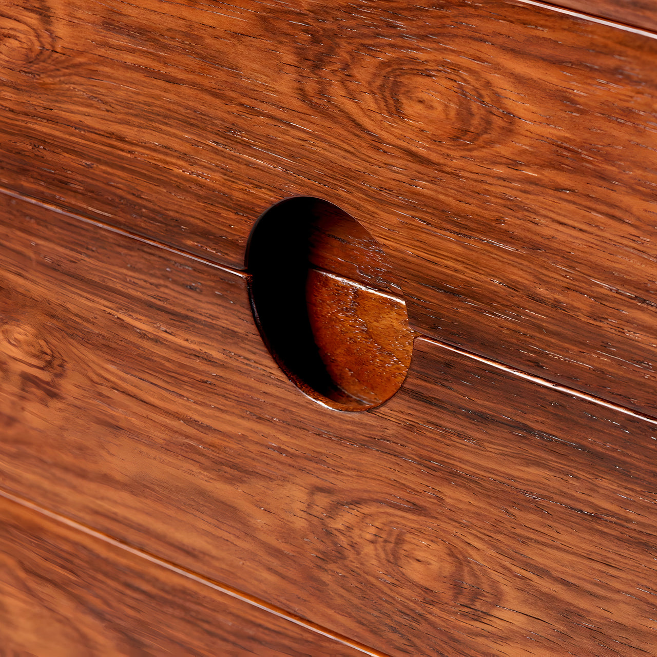 Entre Chest of Drawers