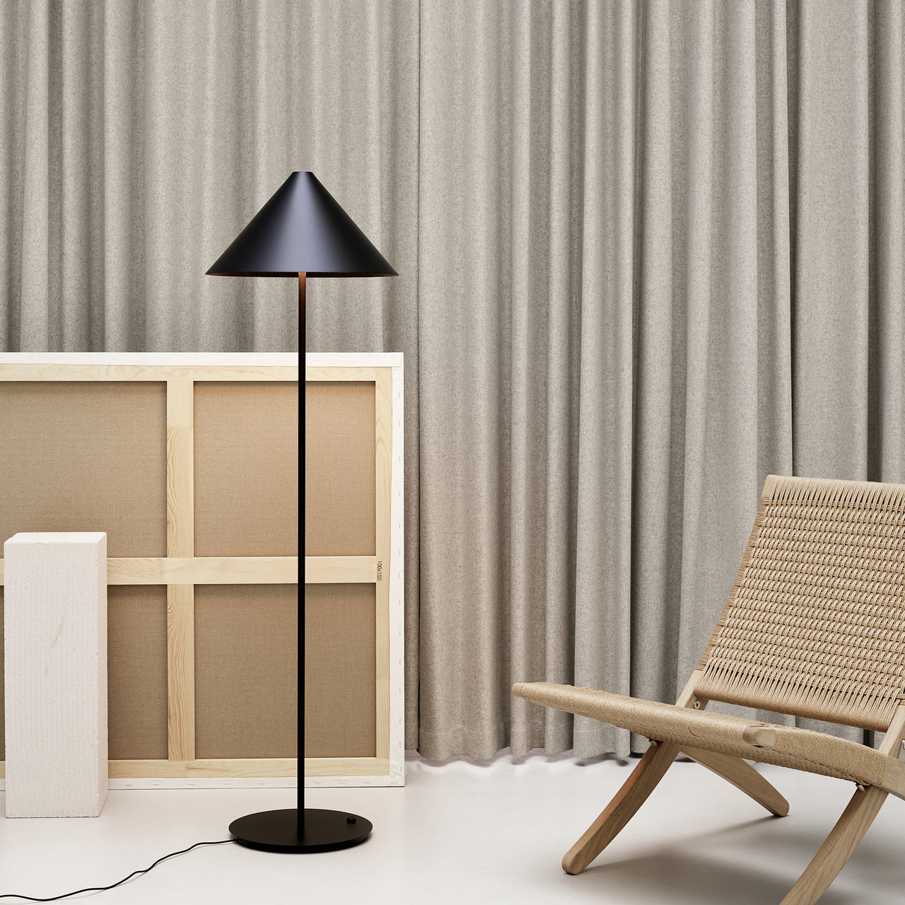 Keglen Floor Lamp