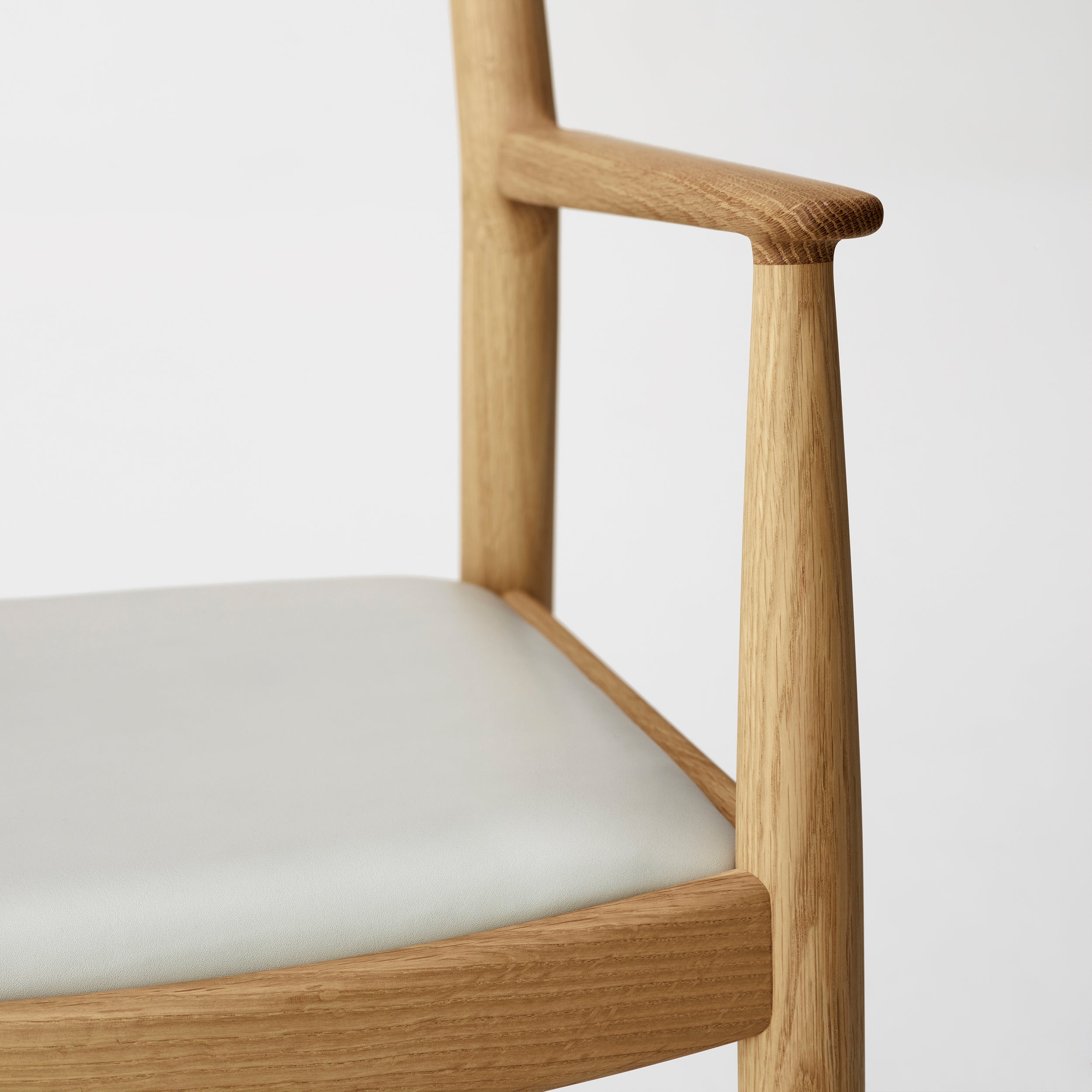 Kinuta Armchair N-DC01: Upholstered + DI