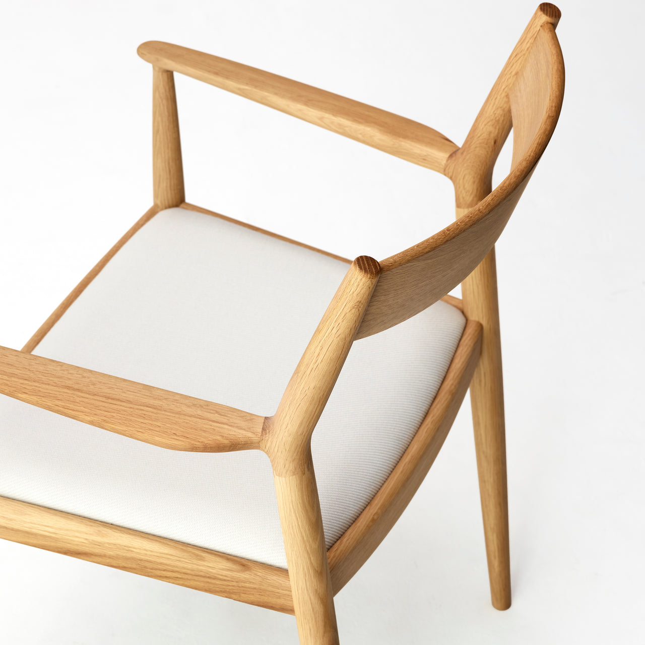 Kinuta Armchair N-DC01: Upholstered + DI