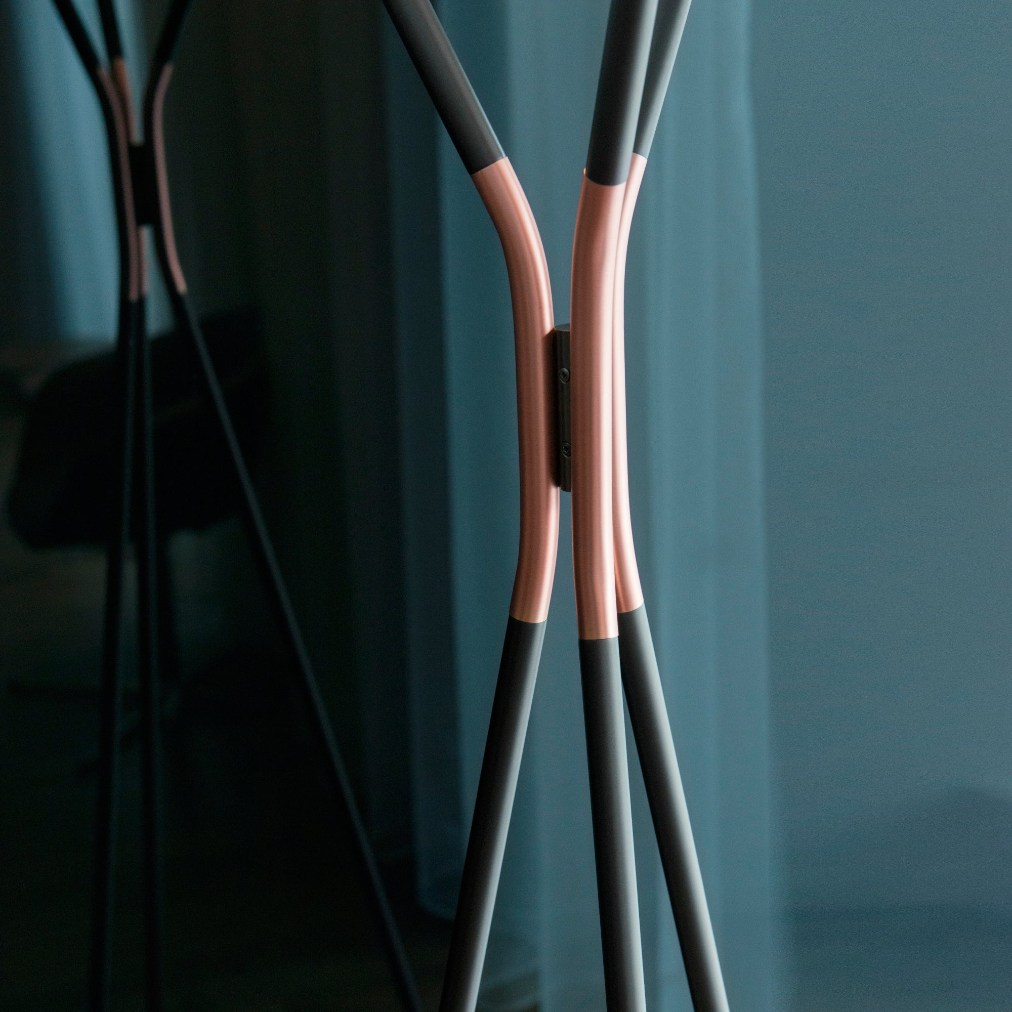 Solitaire Floor Lamp