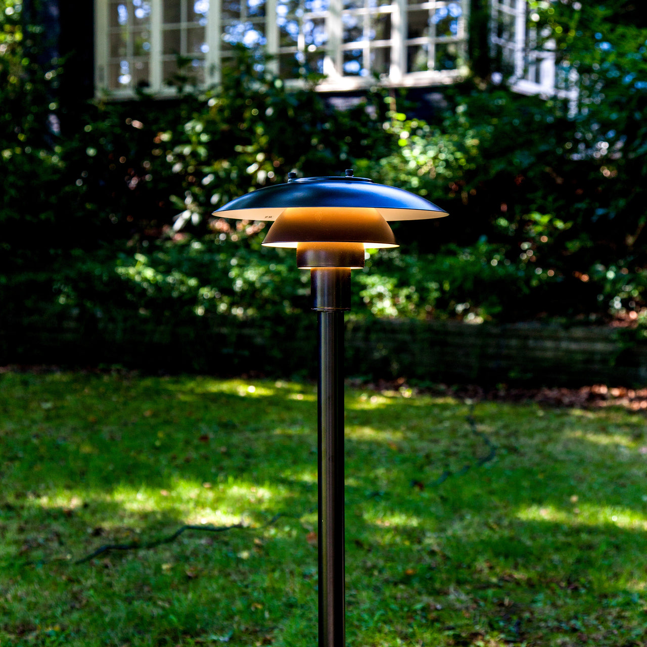 PH 3-2½ Bollard Lamp: Outdoor