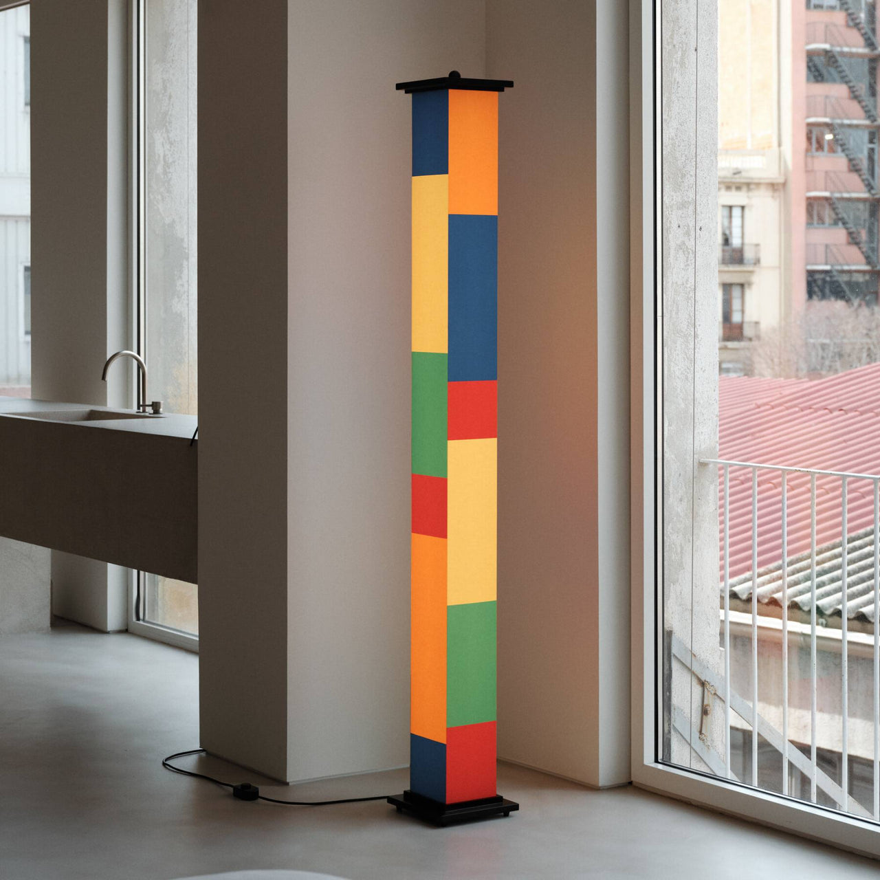 La Bella Durmiente Floor Lamp
