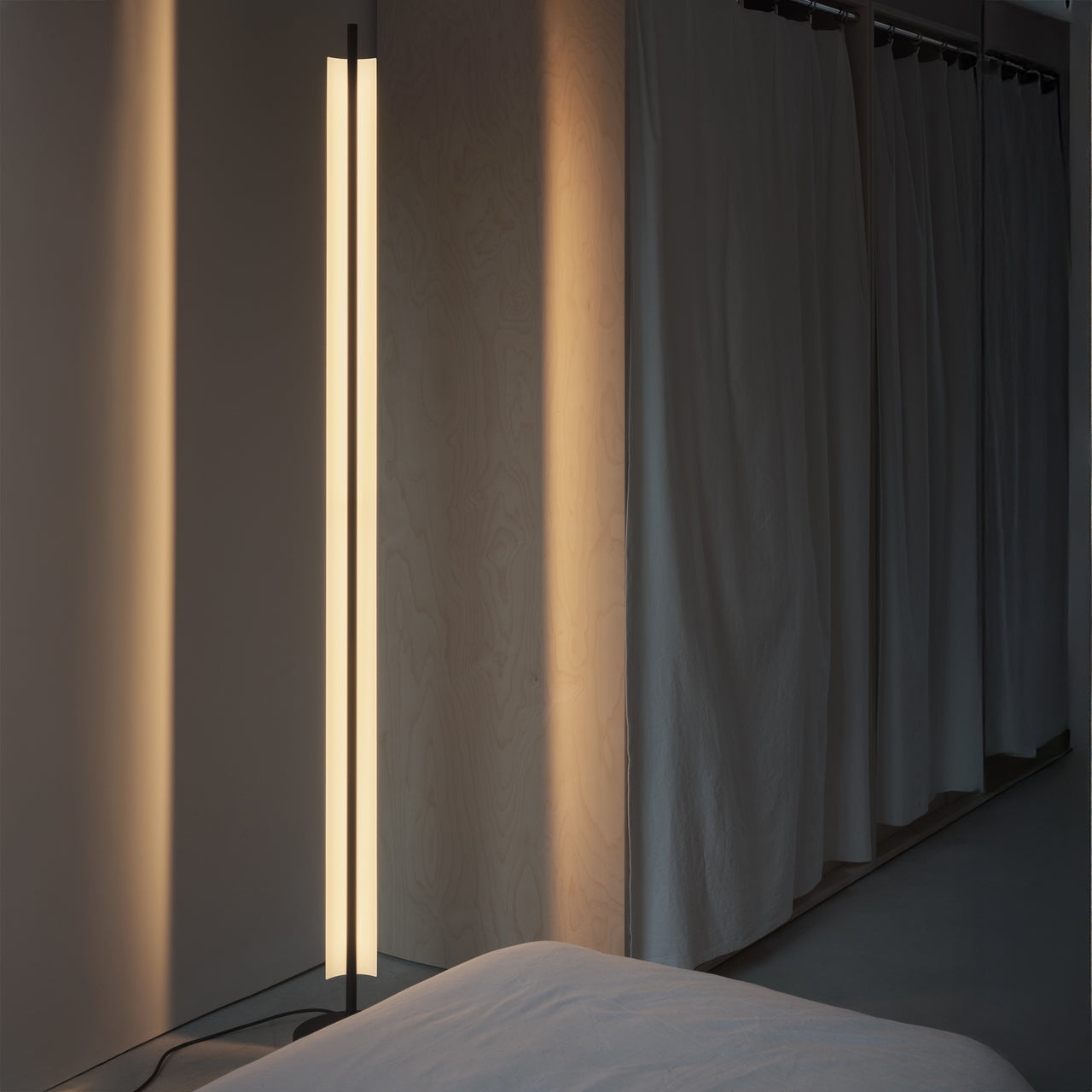 Lámina 165 Floor Lamp