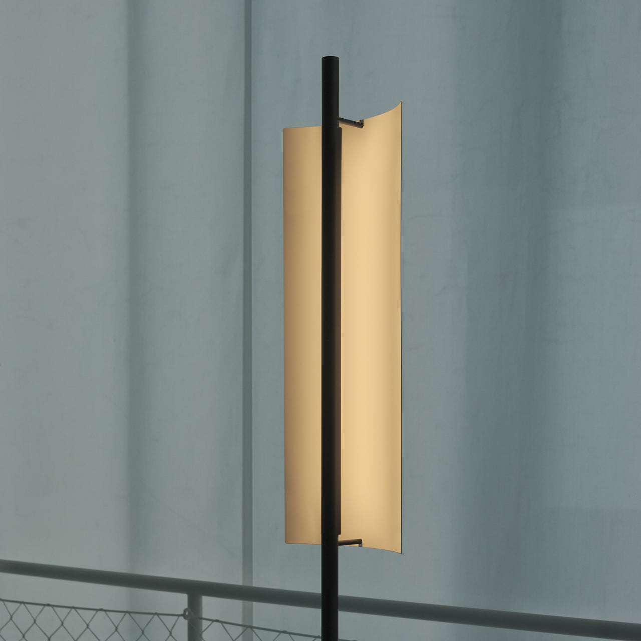 Lámina 45 Floor Lamp