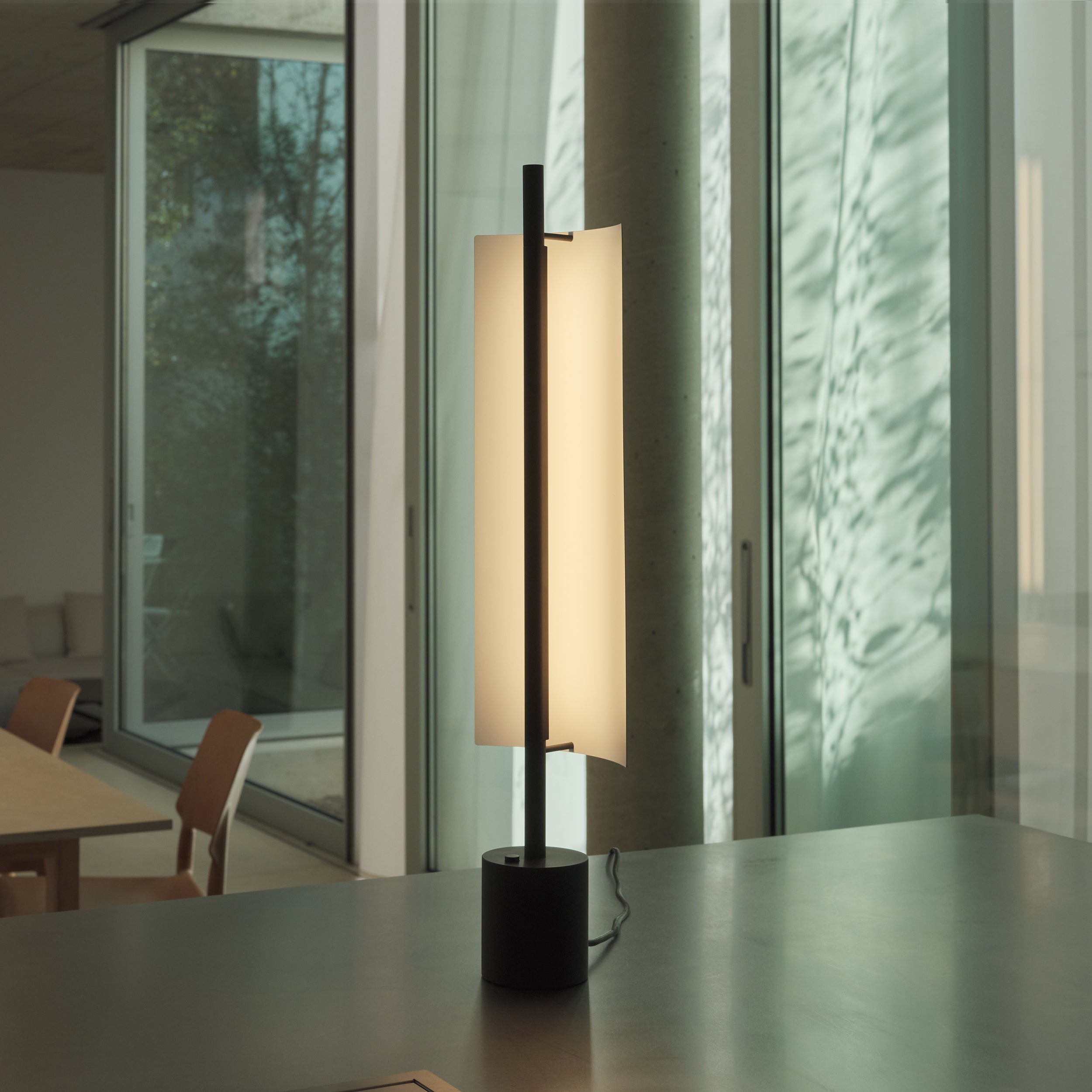 Lámina 45 Table Lamp