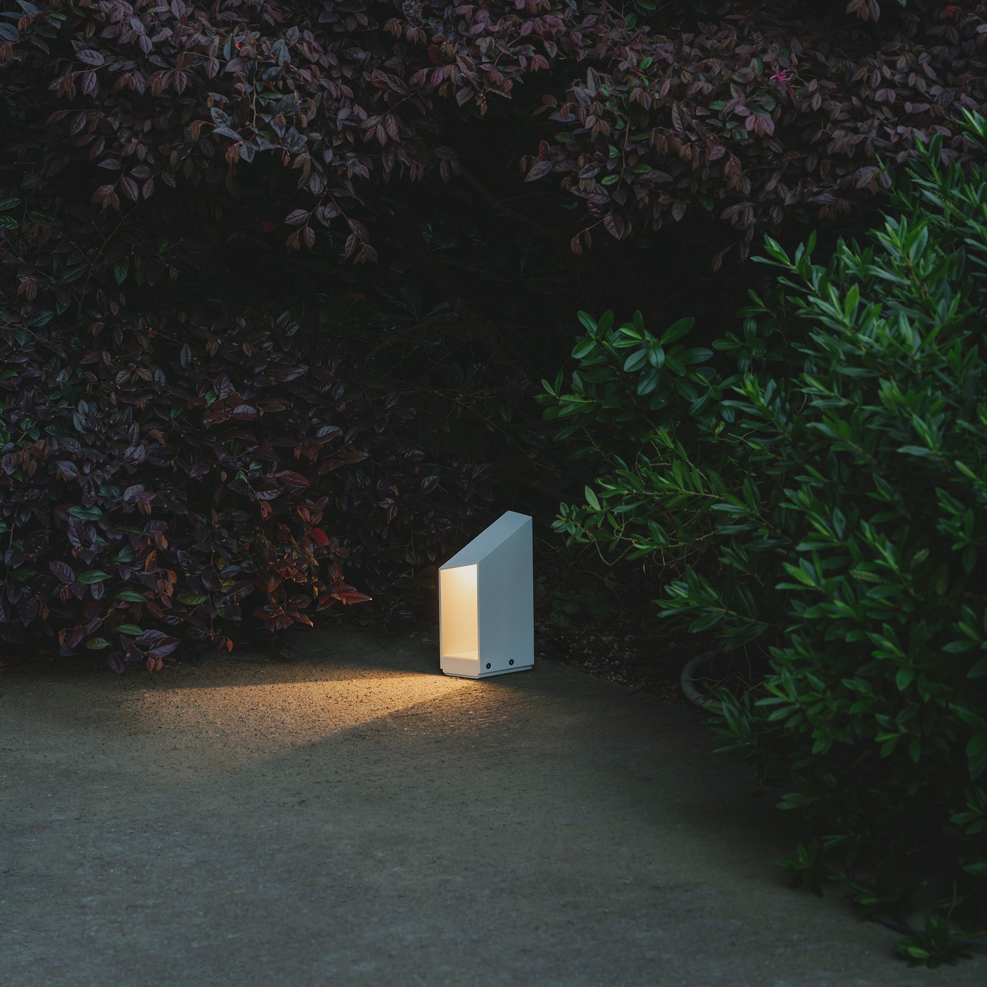 Domus Bollard