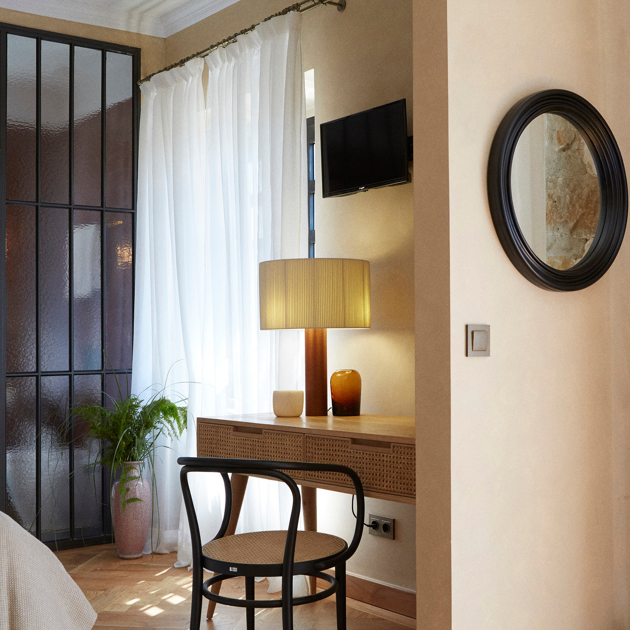 Moragas Table Lamp