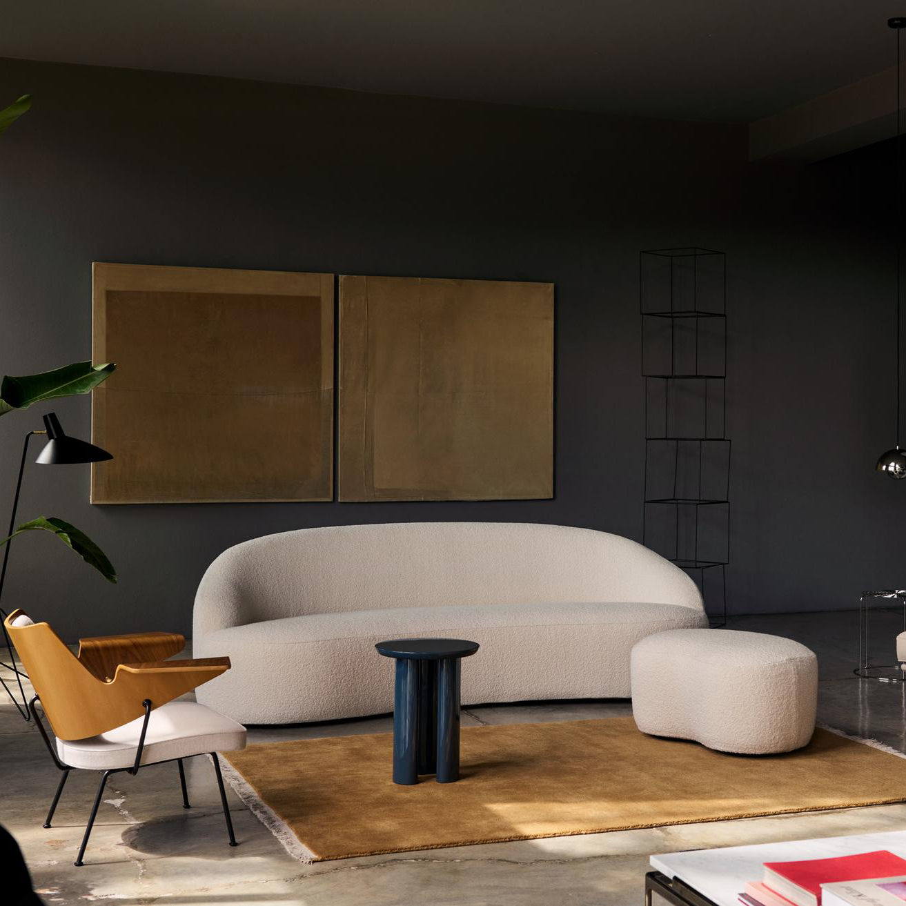 Margas 3 Seater Sofa: LC4 + LS