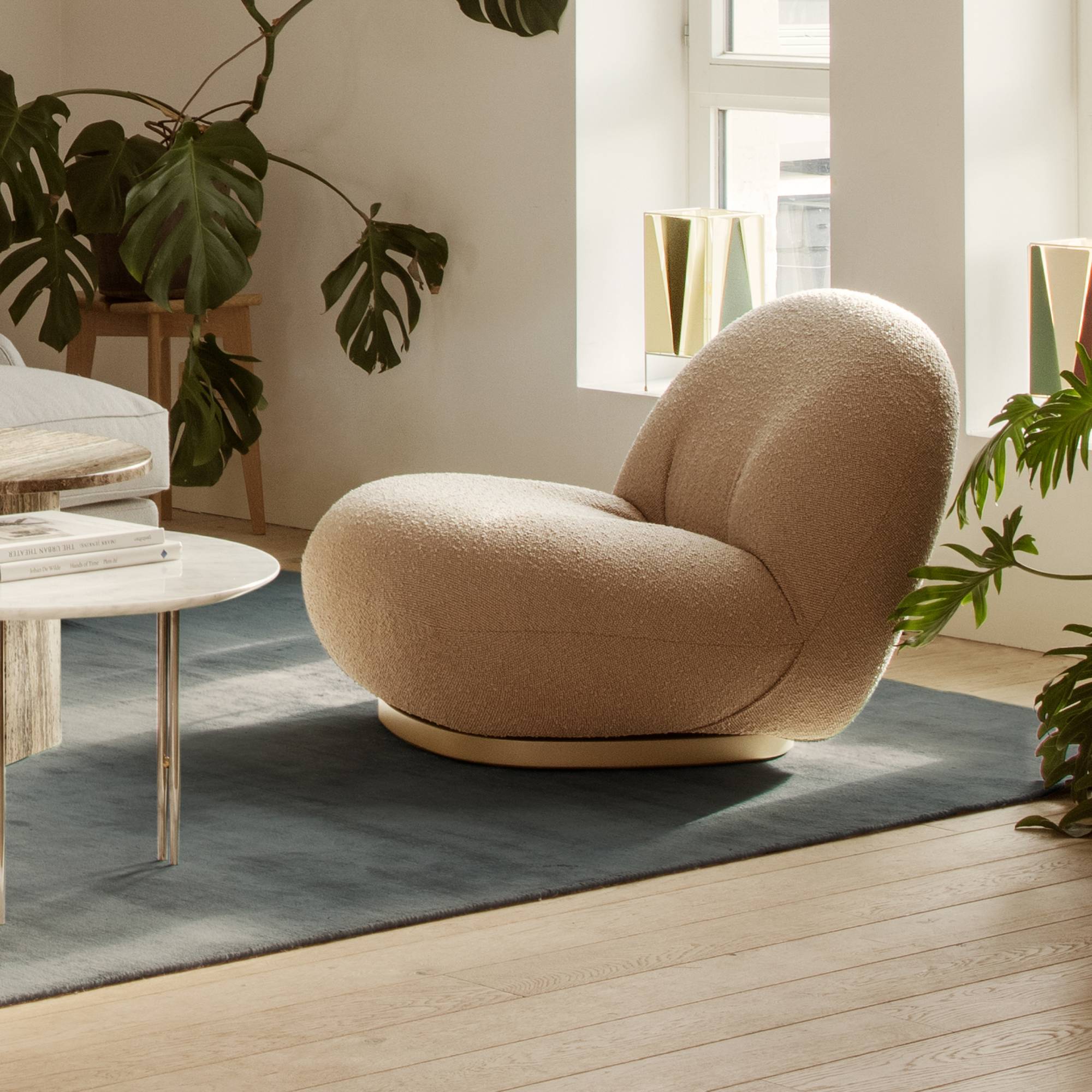 Pacha Lounge Chair: Swivel
