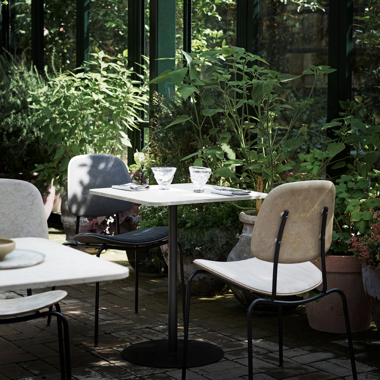 Mater Café Table