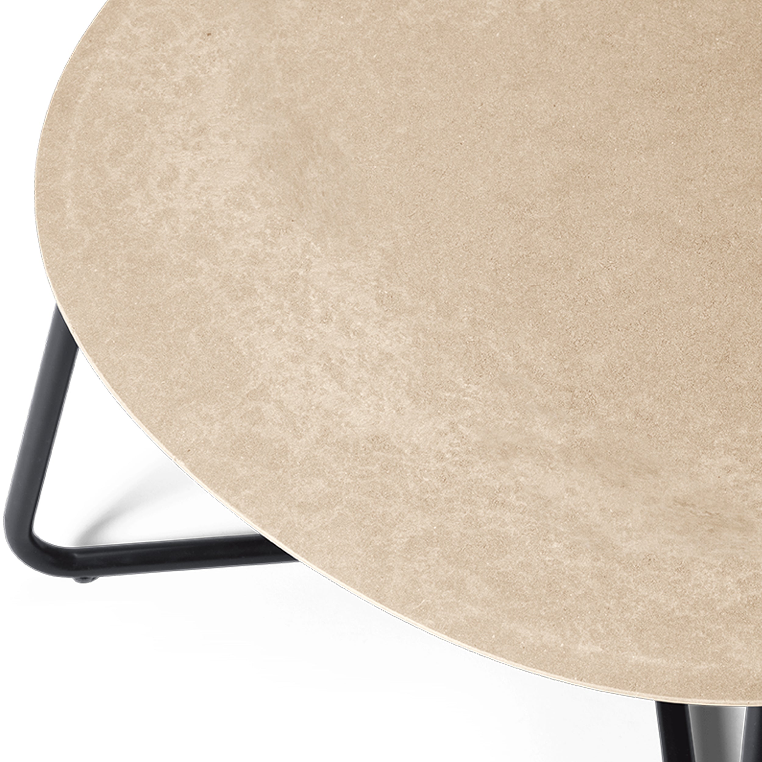 Lily Lounge Table