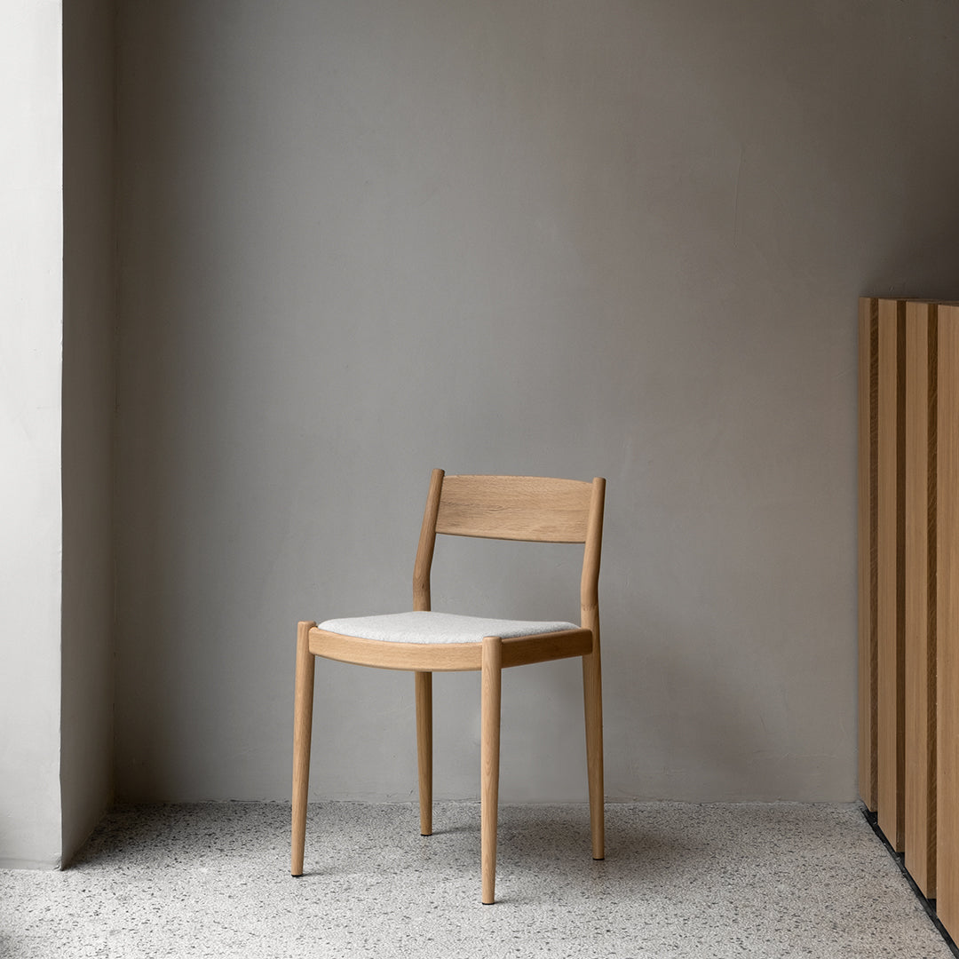 Minatomirai Cafe Chair N-DC03: Upholstered