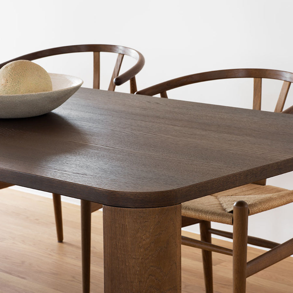 Moci Dining Table