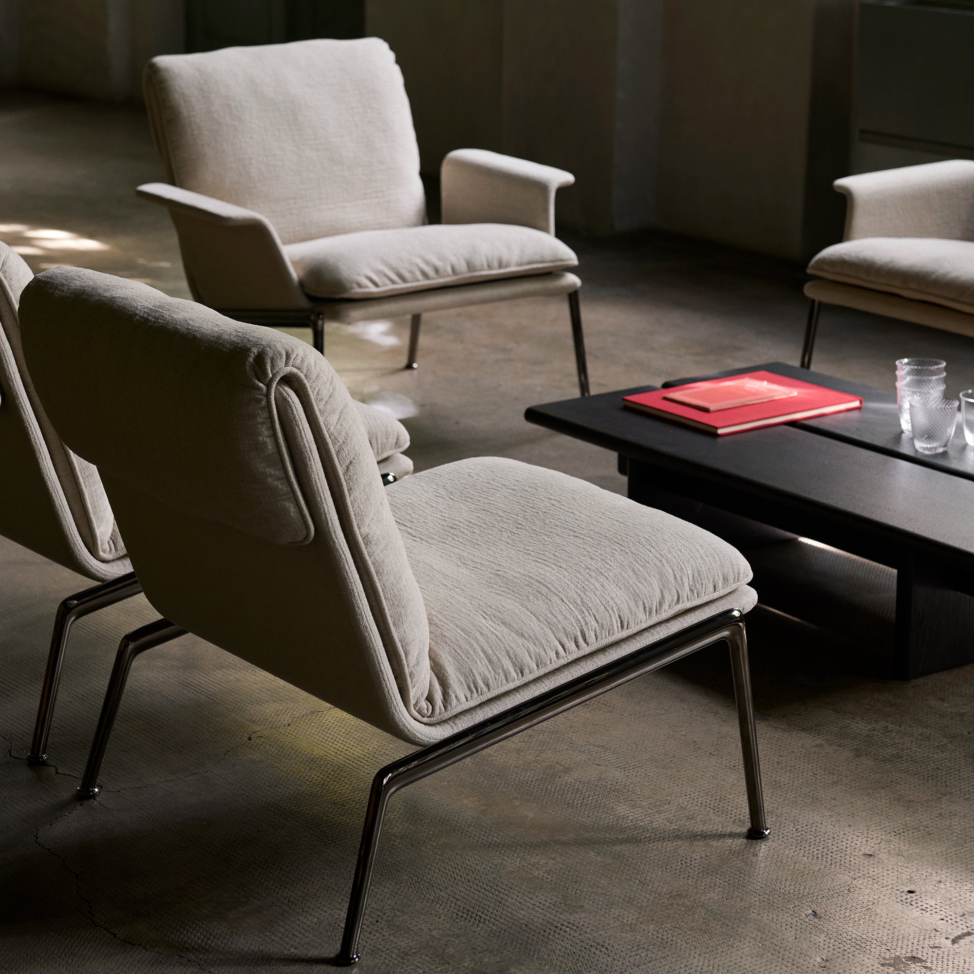 Muno Lounge Armchair: LN19 + LS