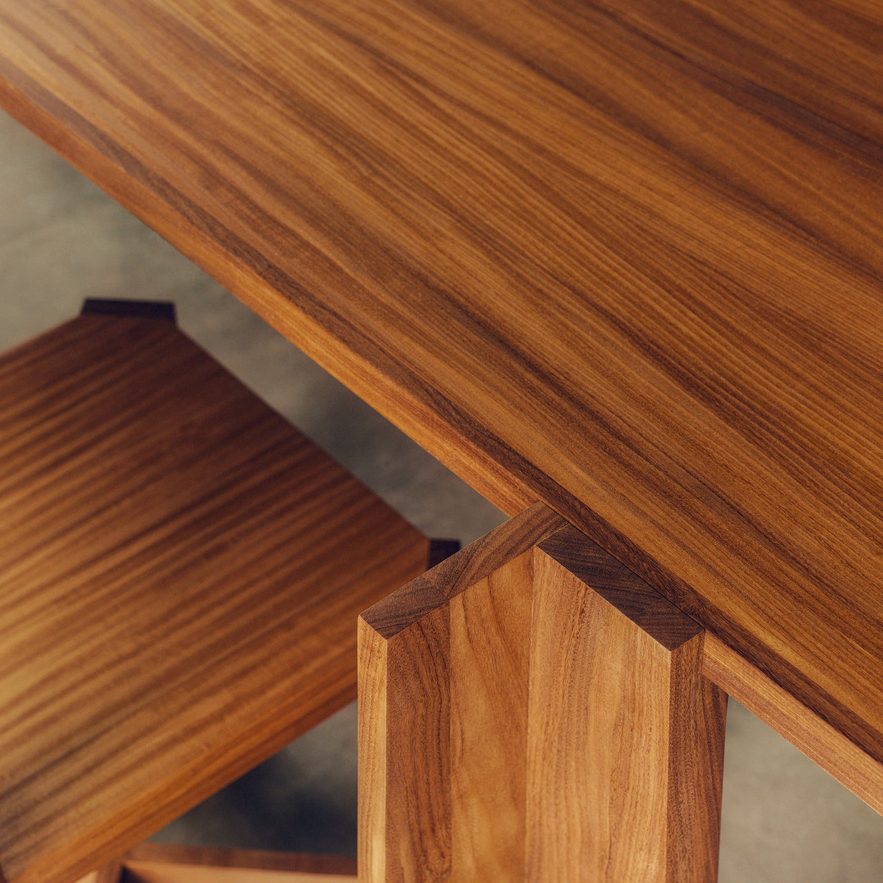 NMNG Rectangular Dining Table