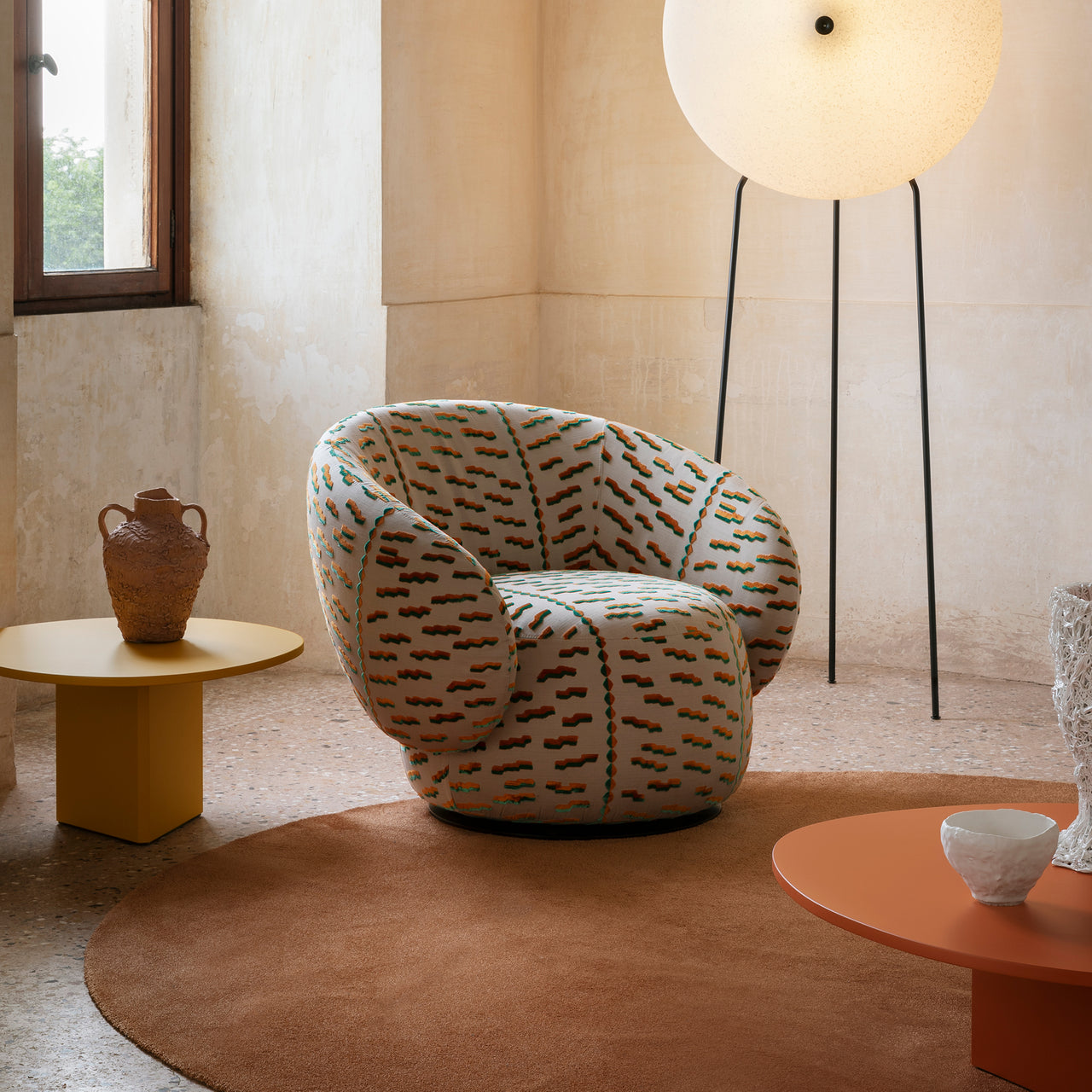 Nebulona Lounge Chair: LS