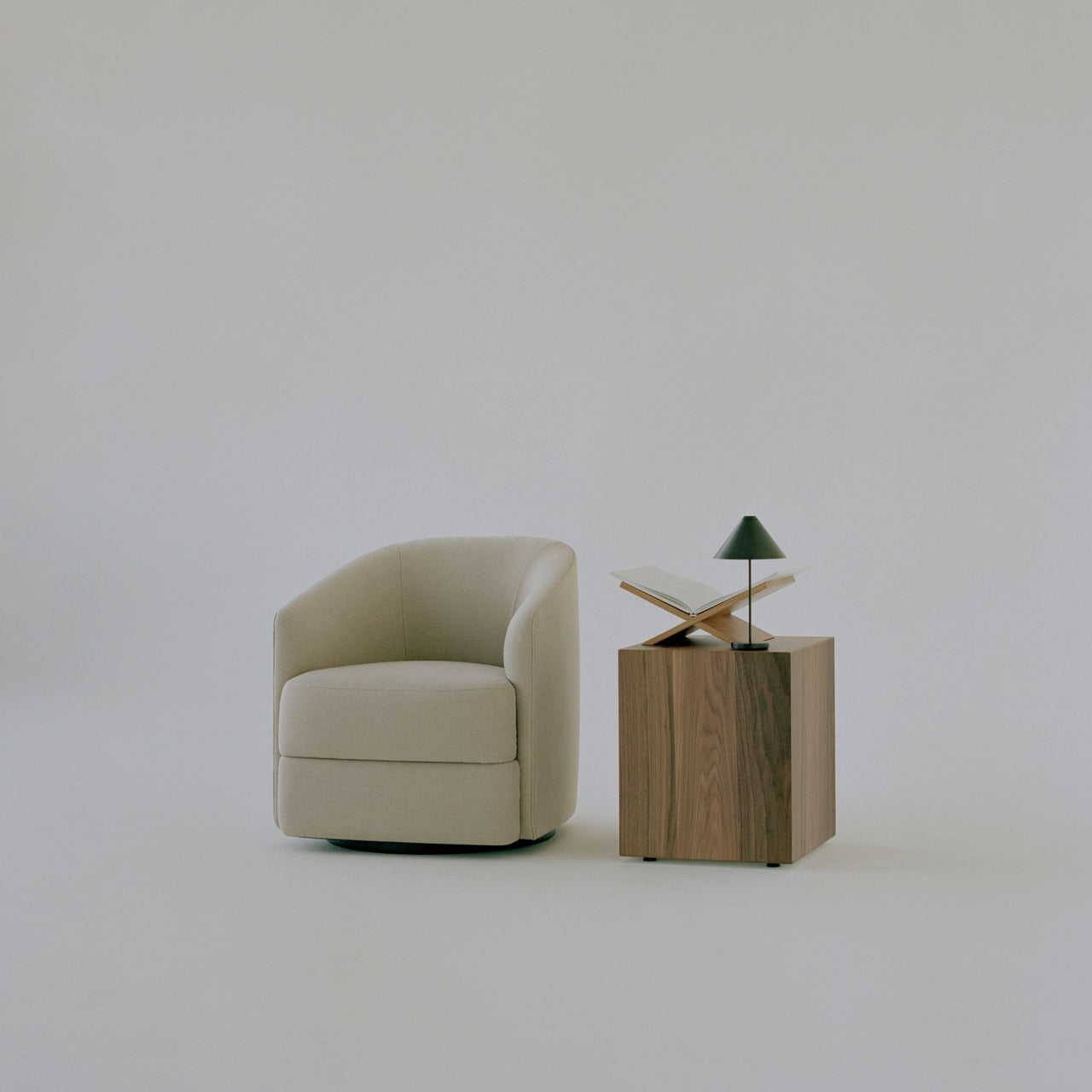 Covent Lounge Chair: Narrow