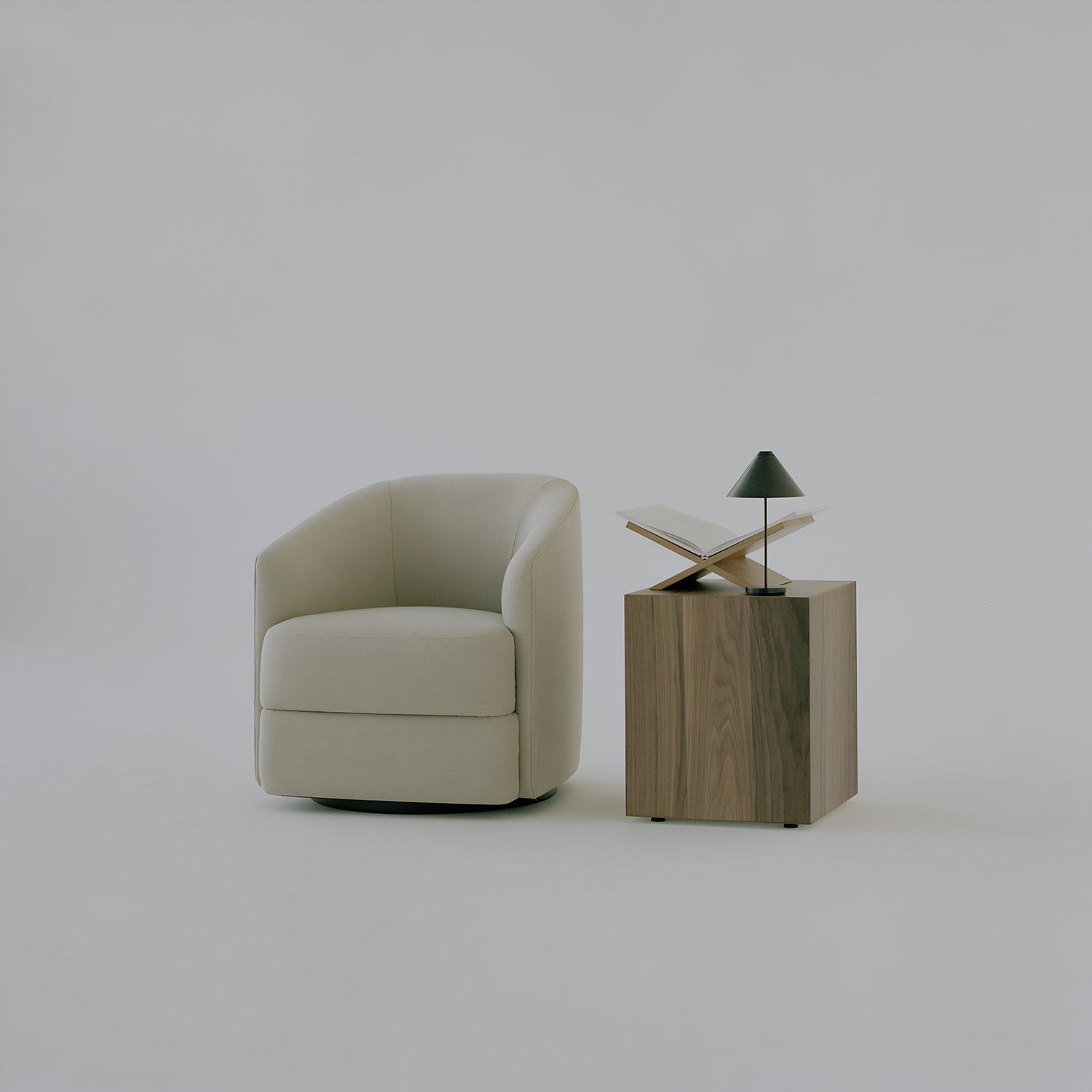 Covent Lounge Chair: Swivel Base