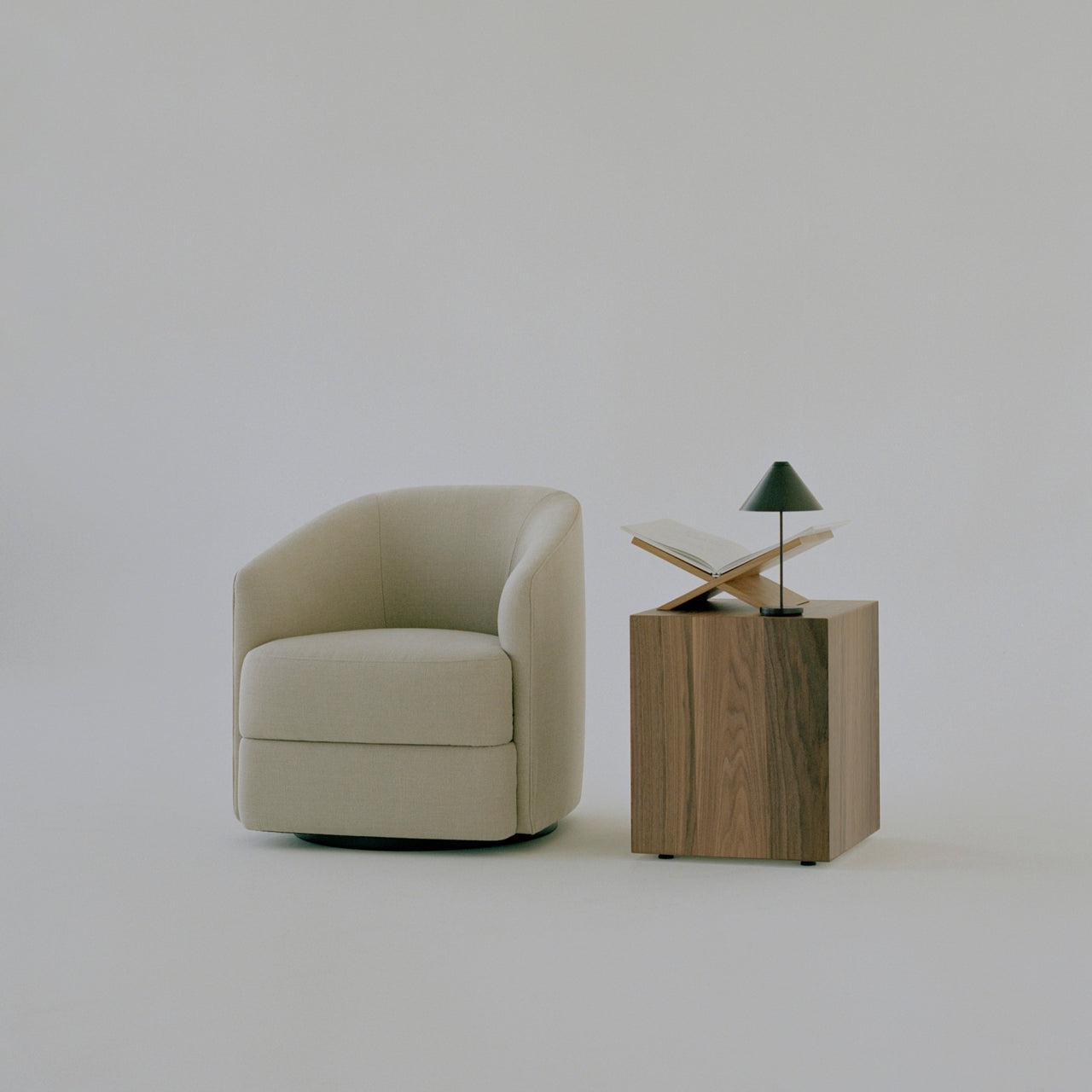 Covent Lounge Chair: Narrow