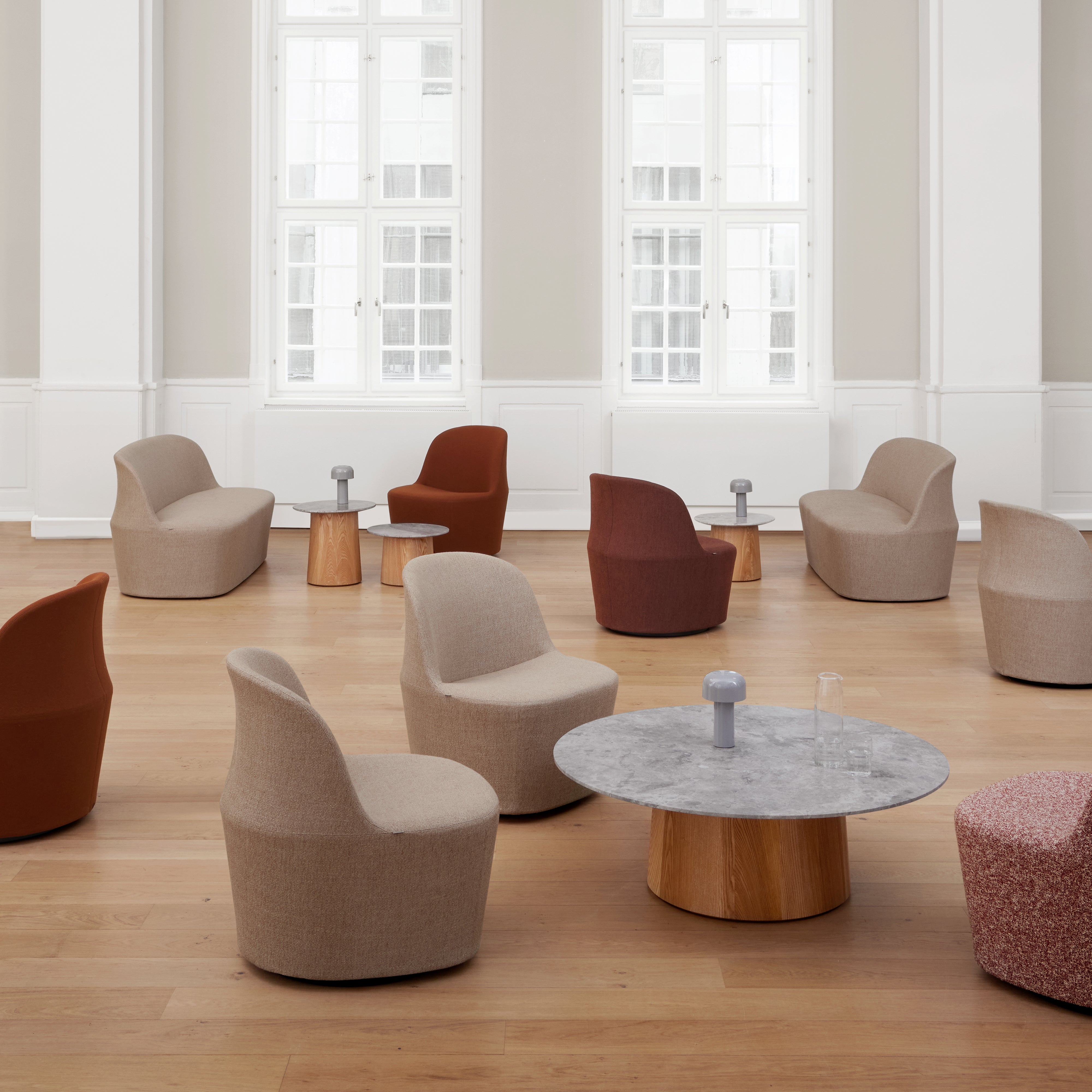 Niveau Coffee Table: LS
