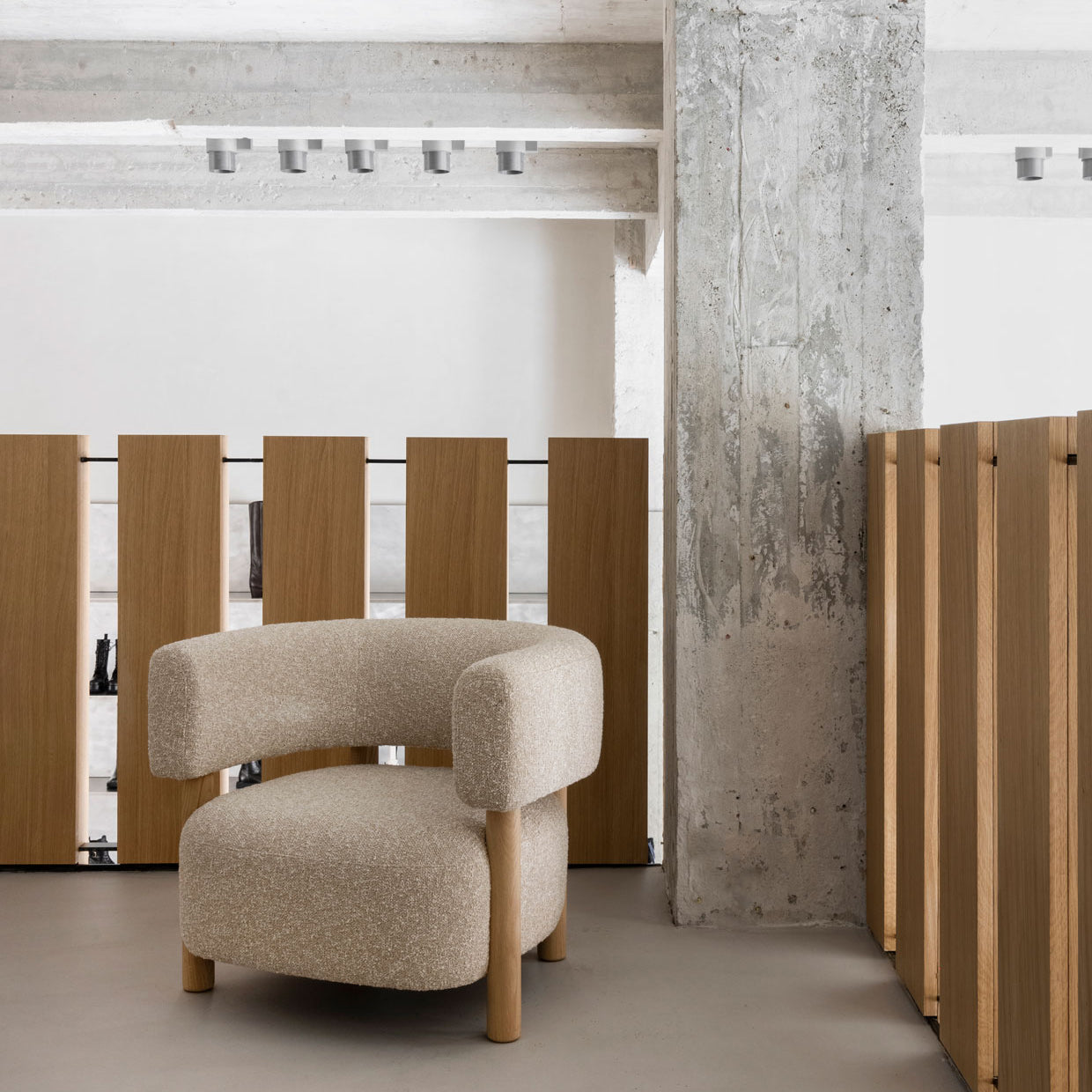 Notabene Shoe Store Lounge Chair N-S03