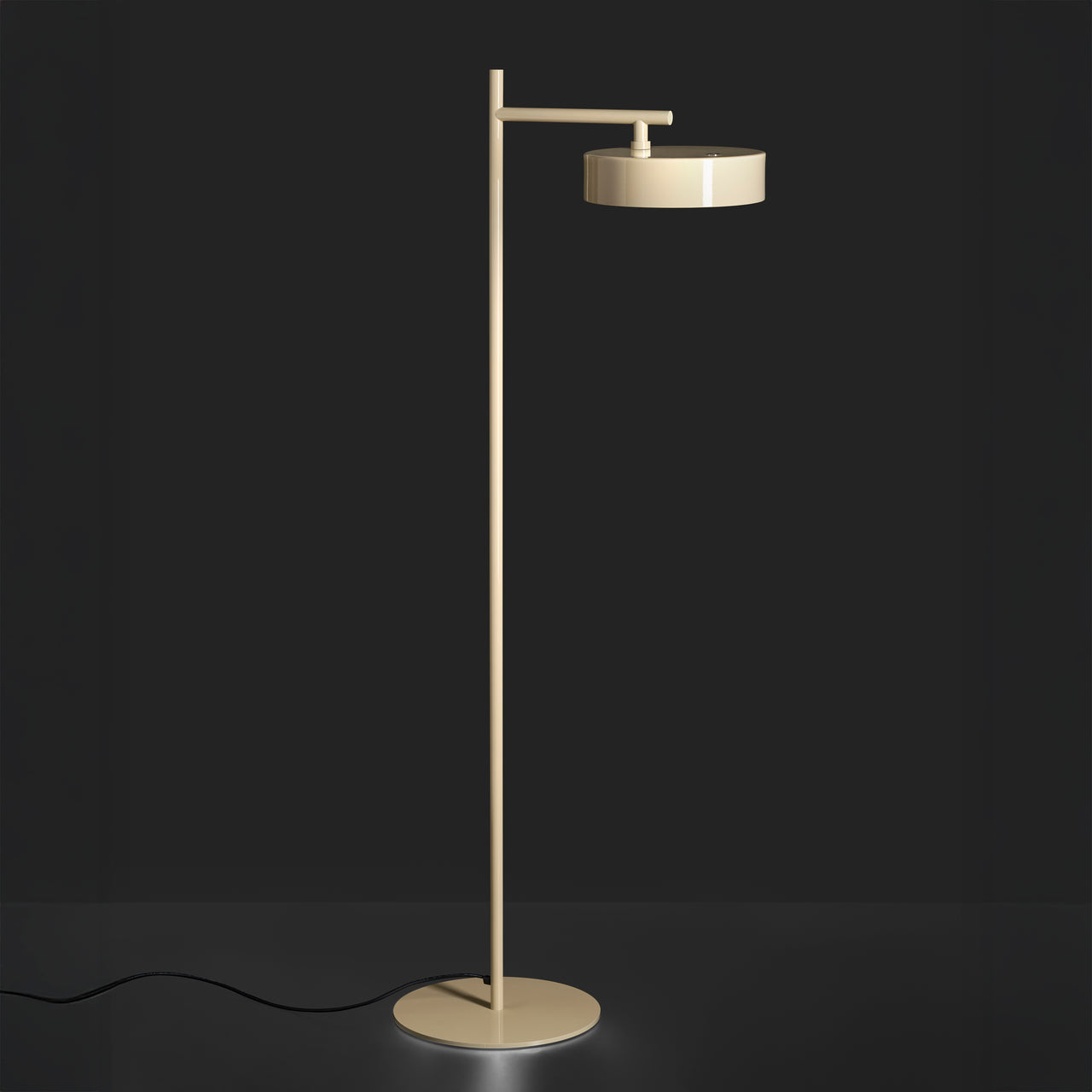 Berlin Floor Lamp: Outdoor