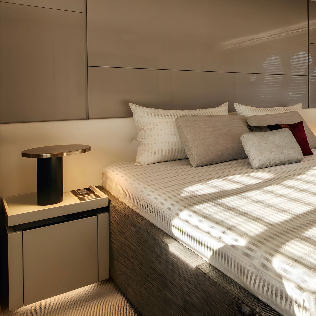 Cylinda Table Lamp