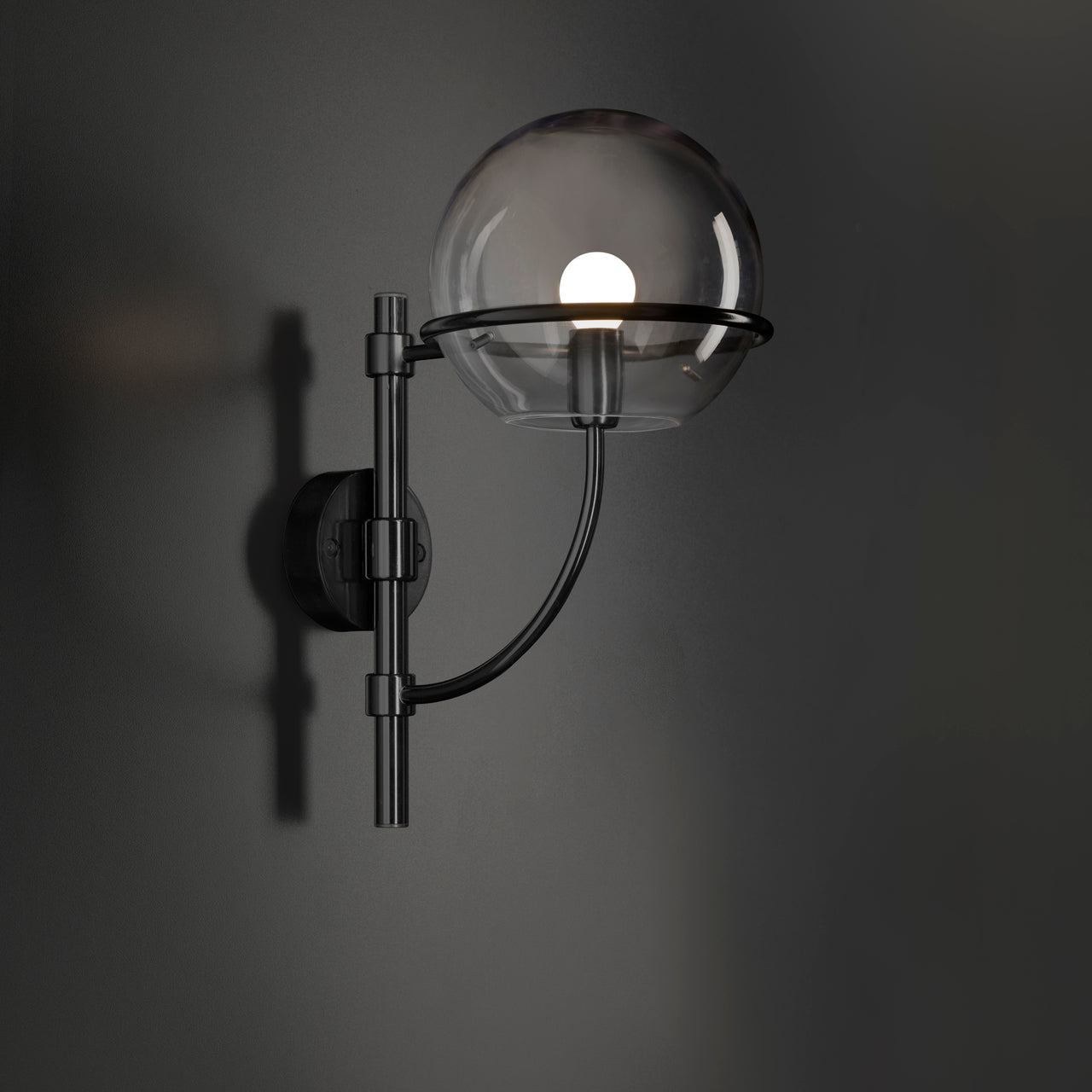 Lyndon Mini Wall Lamp: Outdoor