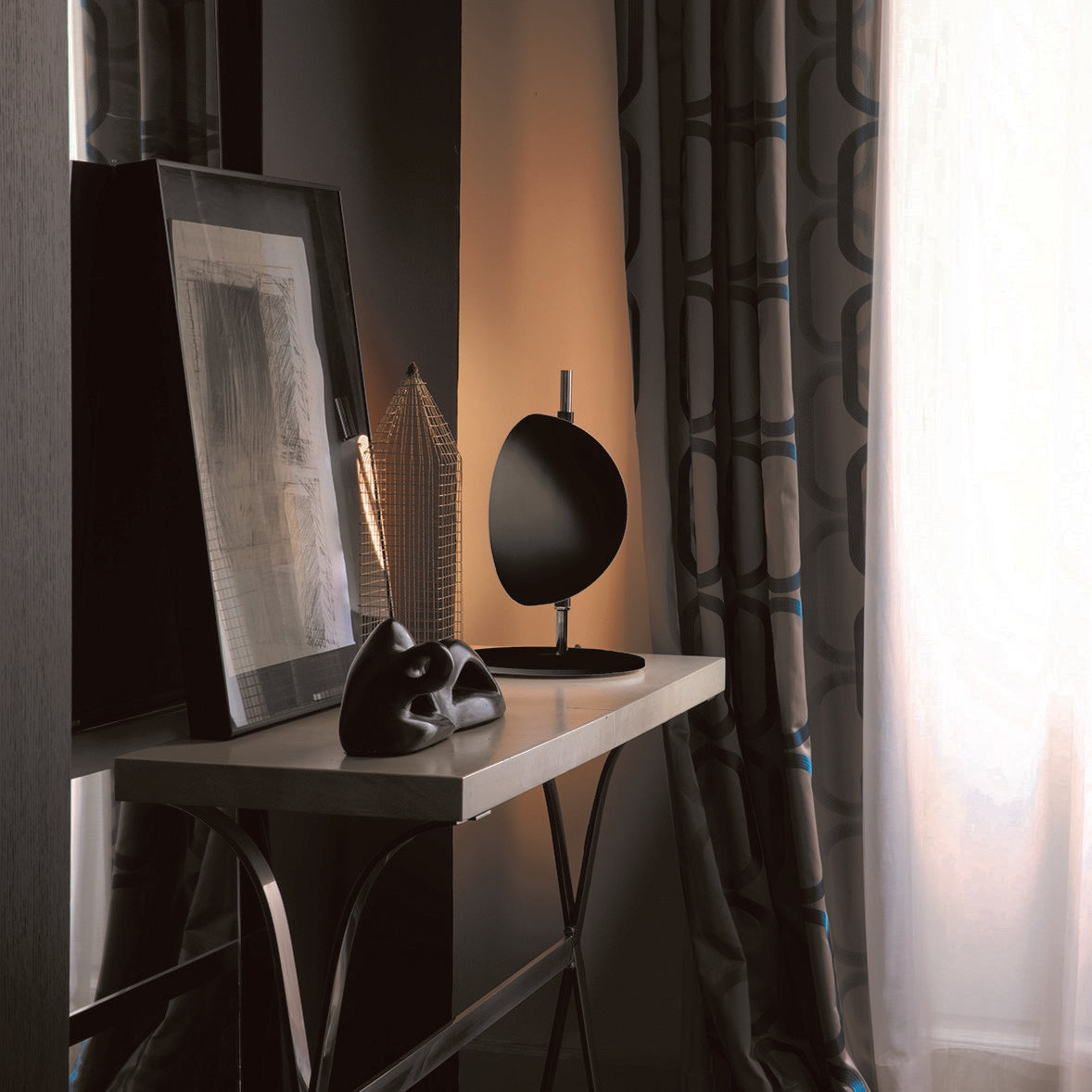 Superluna Table Lamp
