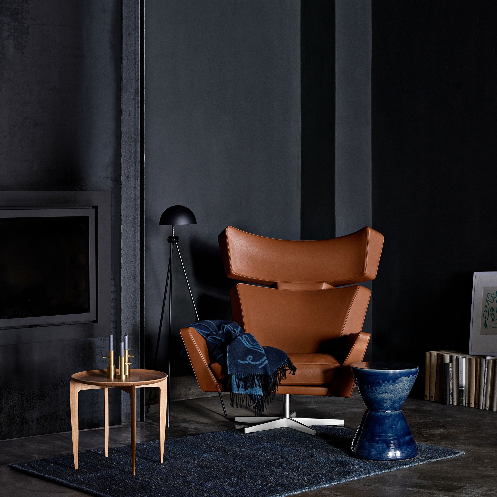 Oksen Swivel Lounge Chair: LS