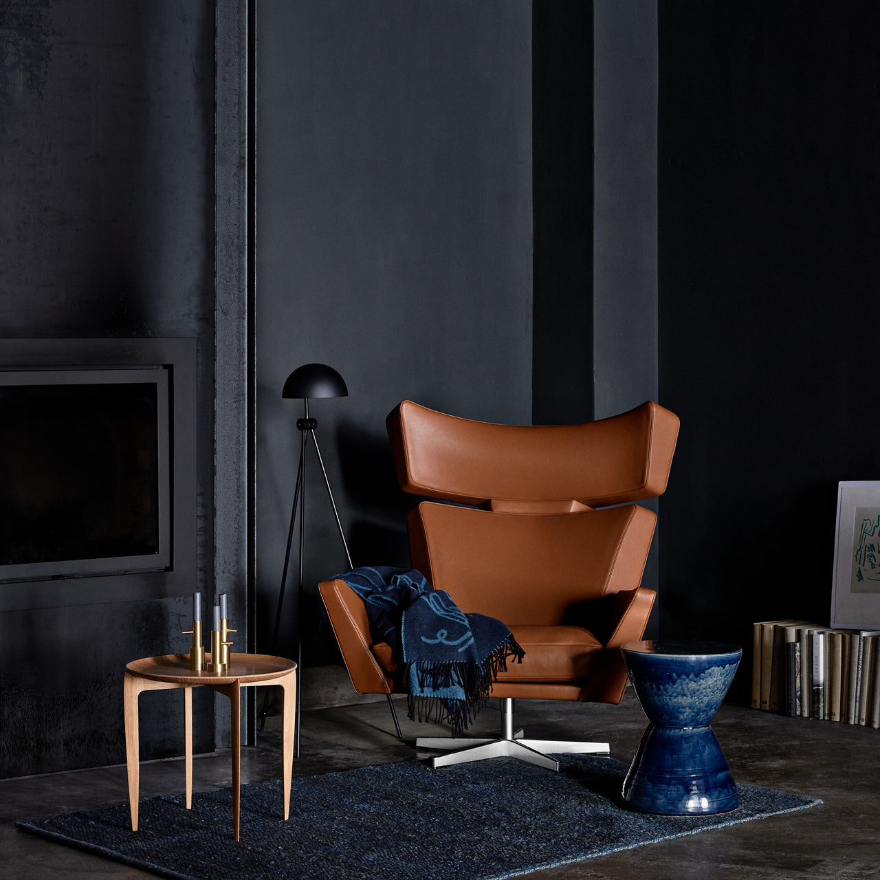 Oksen Swivel Lounge Chair: LS