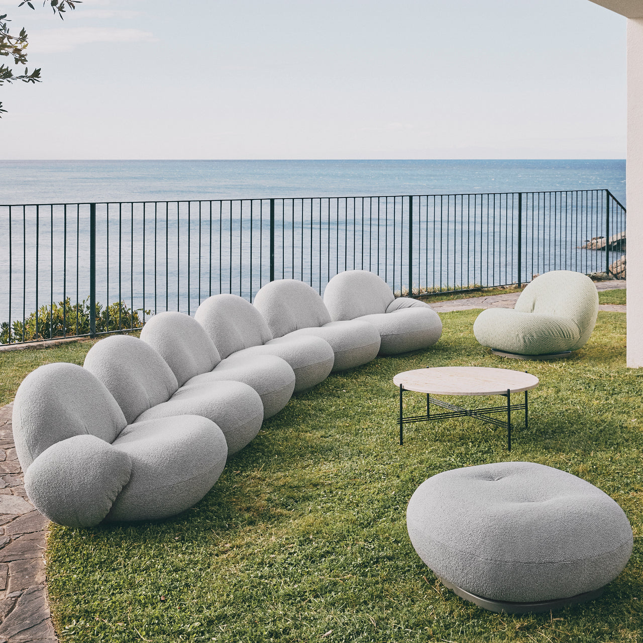 Pacha Ottoman: Swivel Base + Outdoor