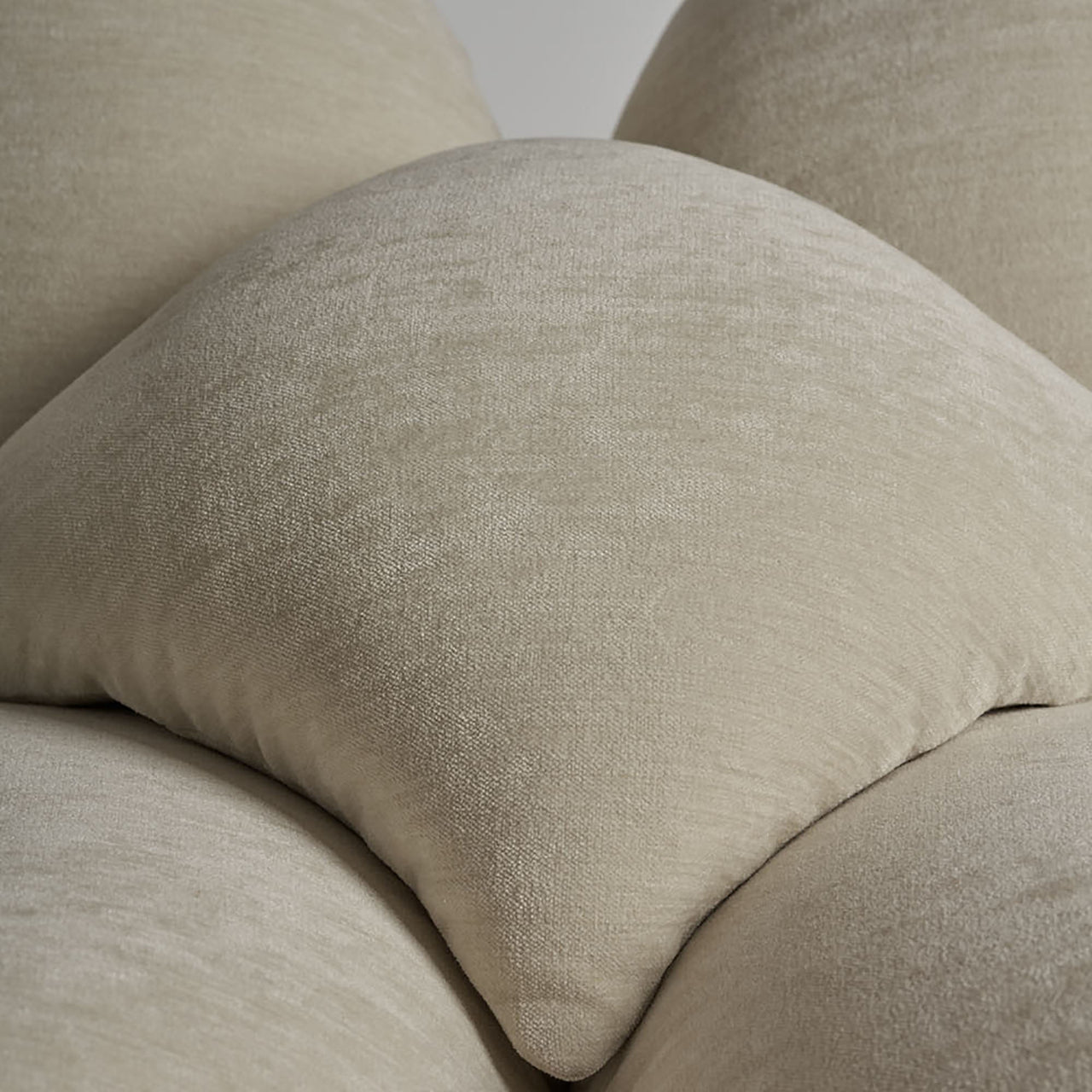 Pacha Sofa: 2-Seater with Armrests and Ottoman + DI