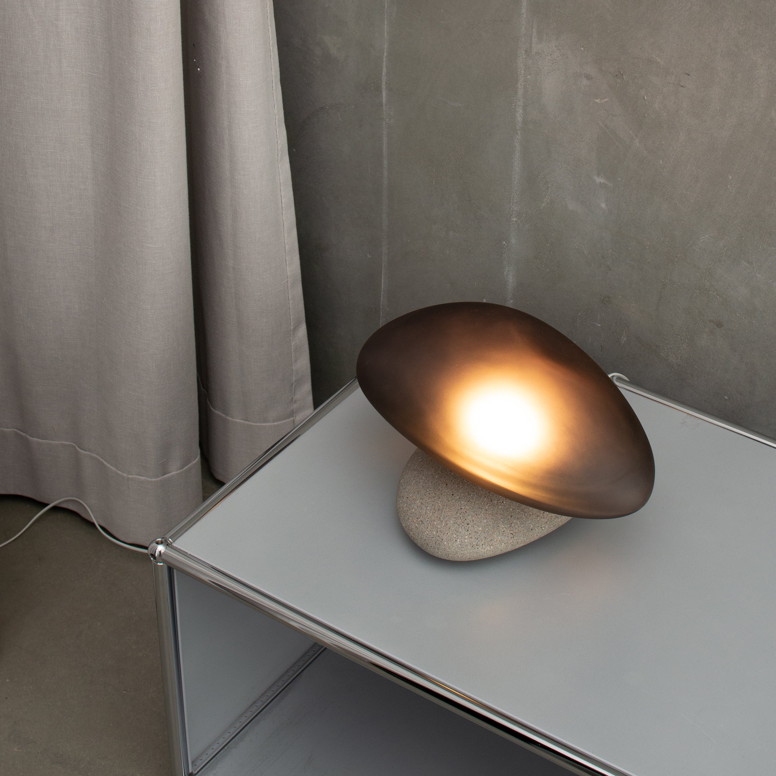 Pebble Table Light: LS