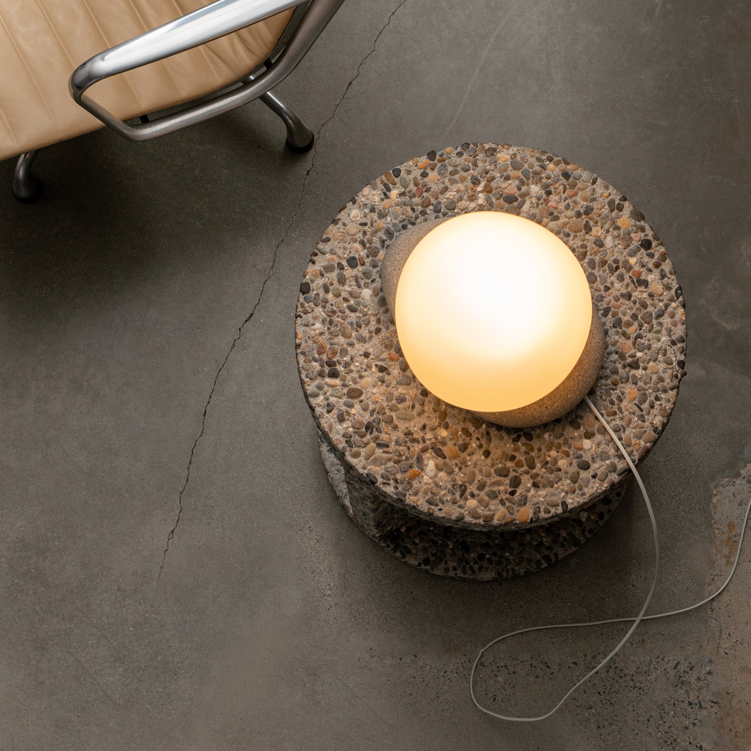 Pebble Table Light: LS