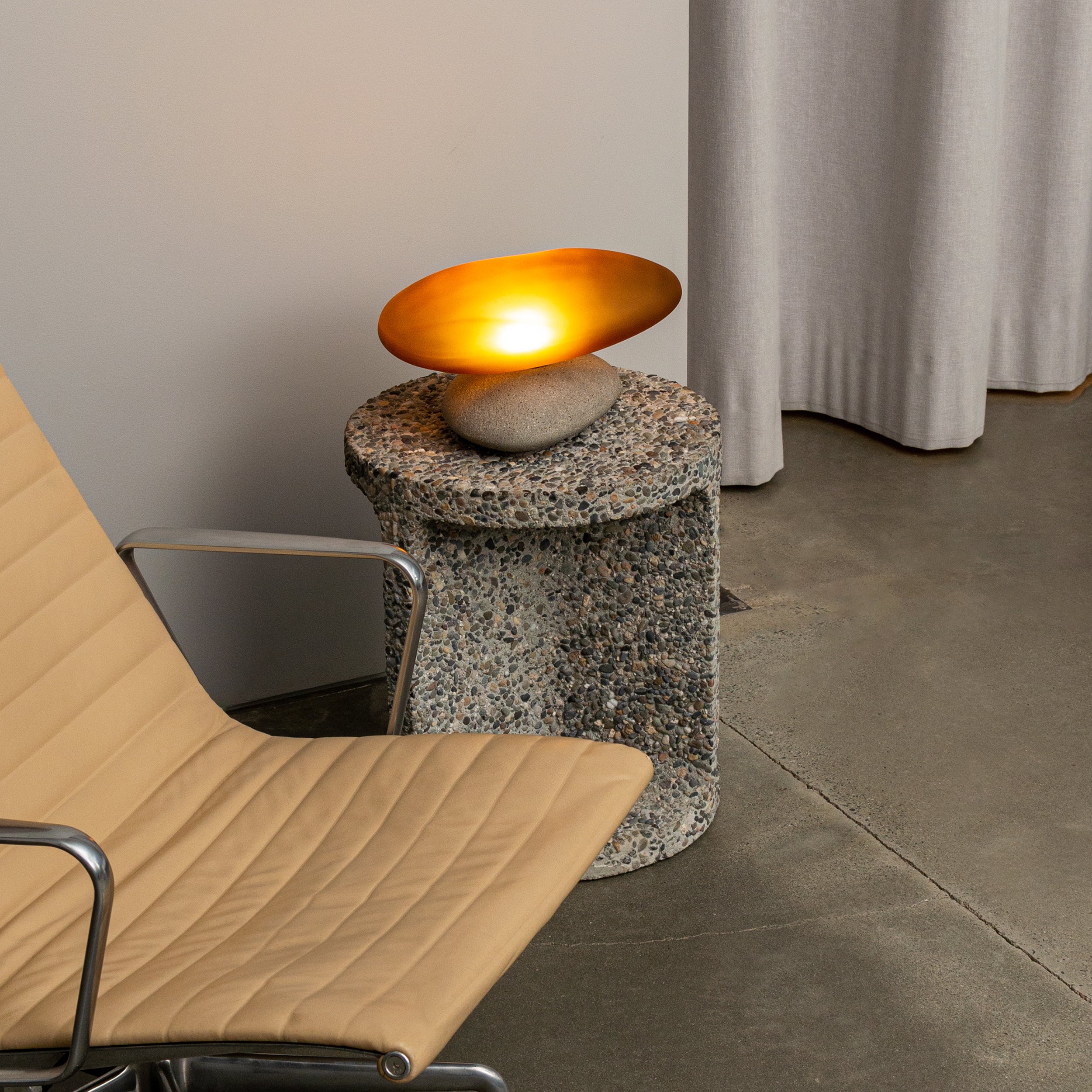 Pebble Table Light: LS