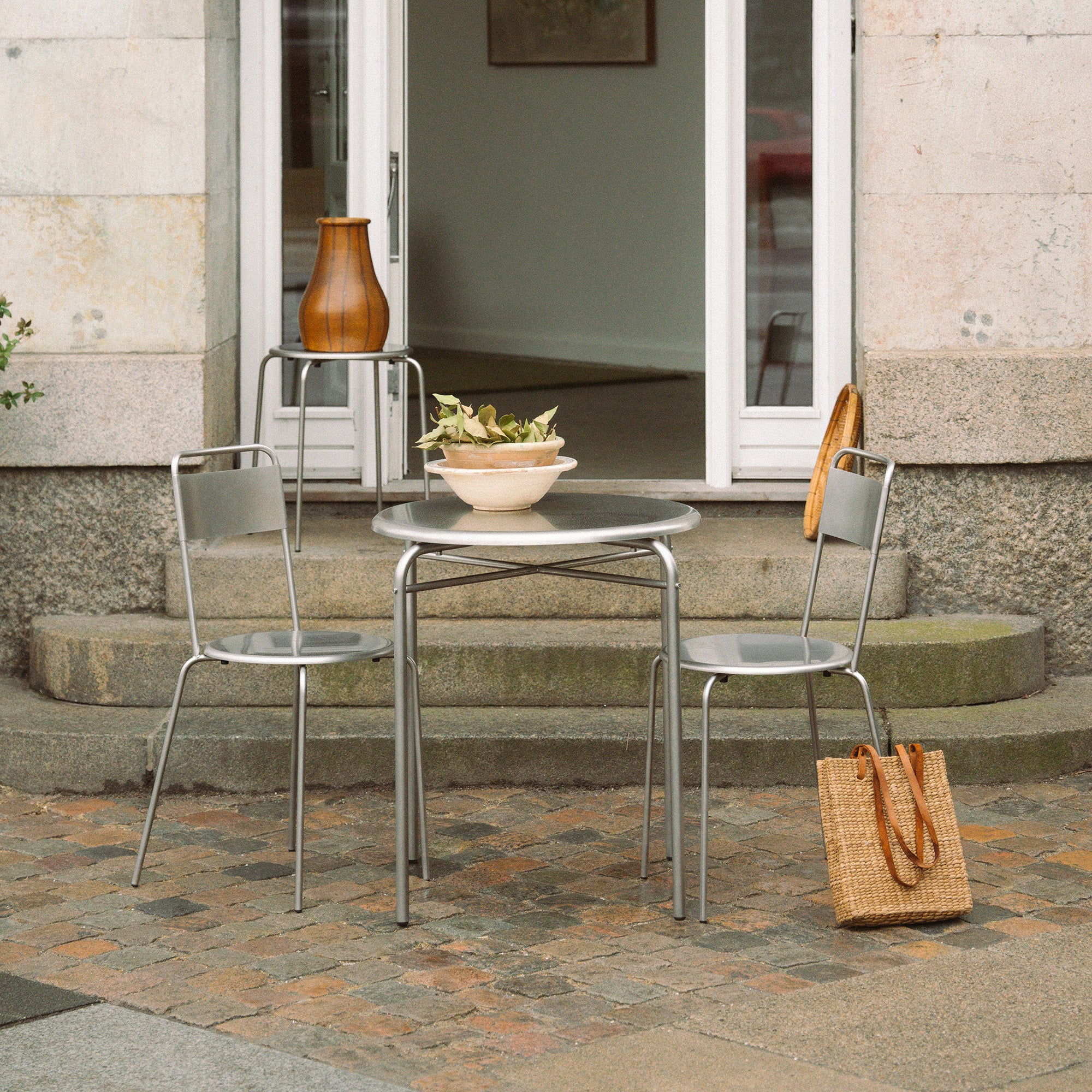 Petit Rond Table: LS